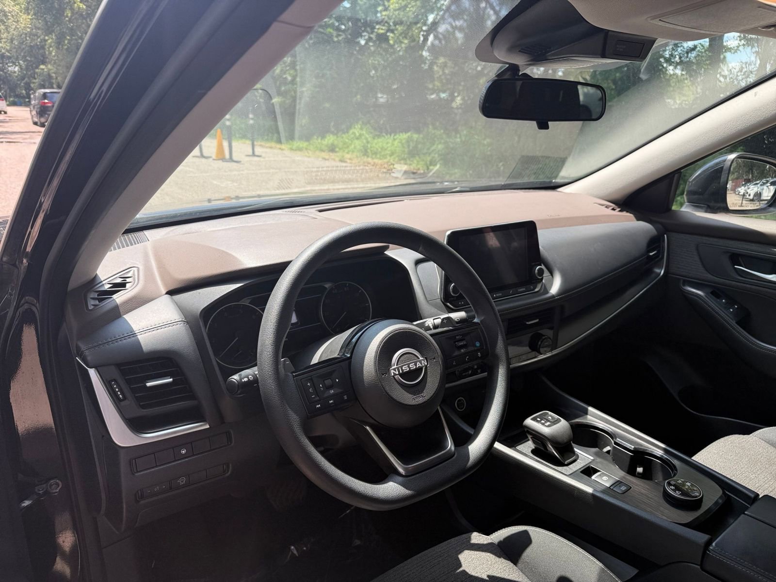 2023 Nissan Rogue SV 28