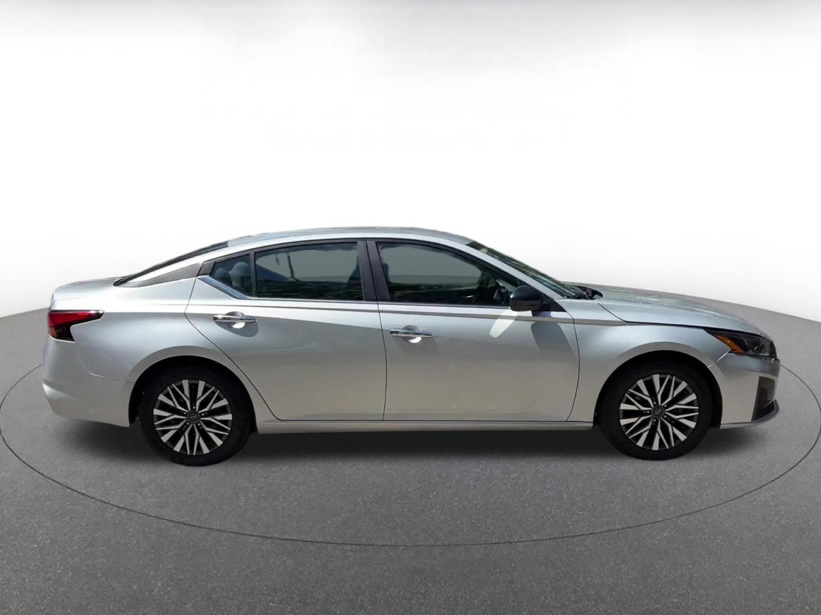Thumbnail: 2025 Nissan Altima - 16