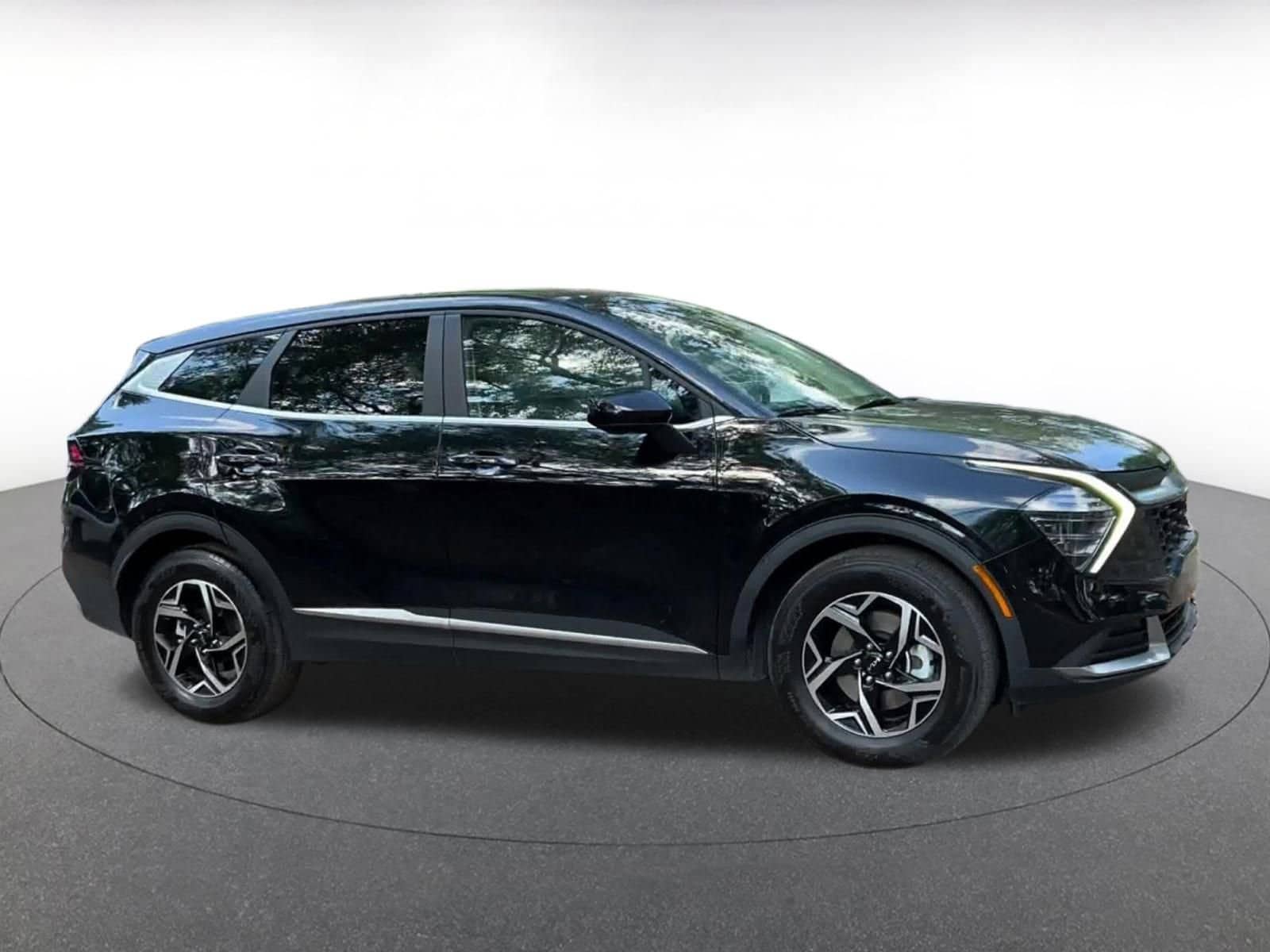 Thumbnail: 2025 Kia Sportage - 16