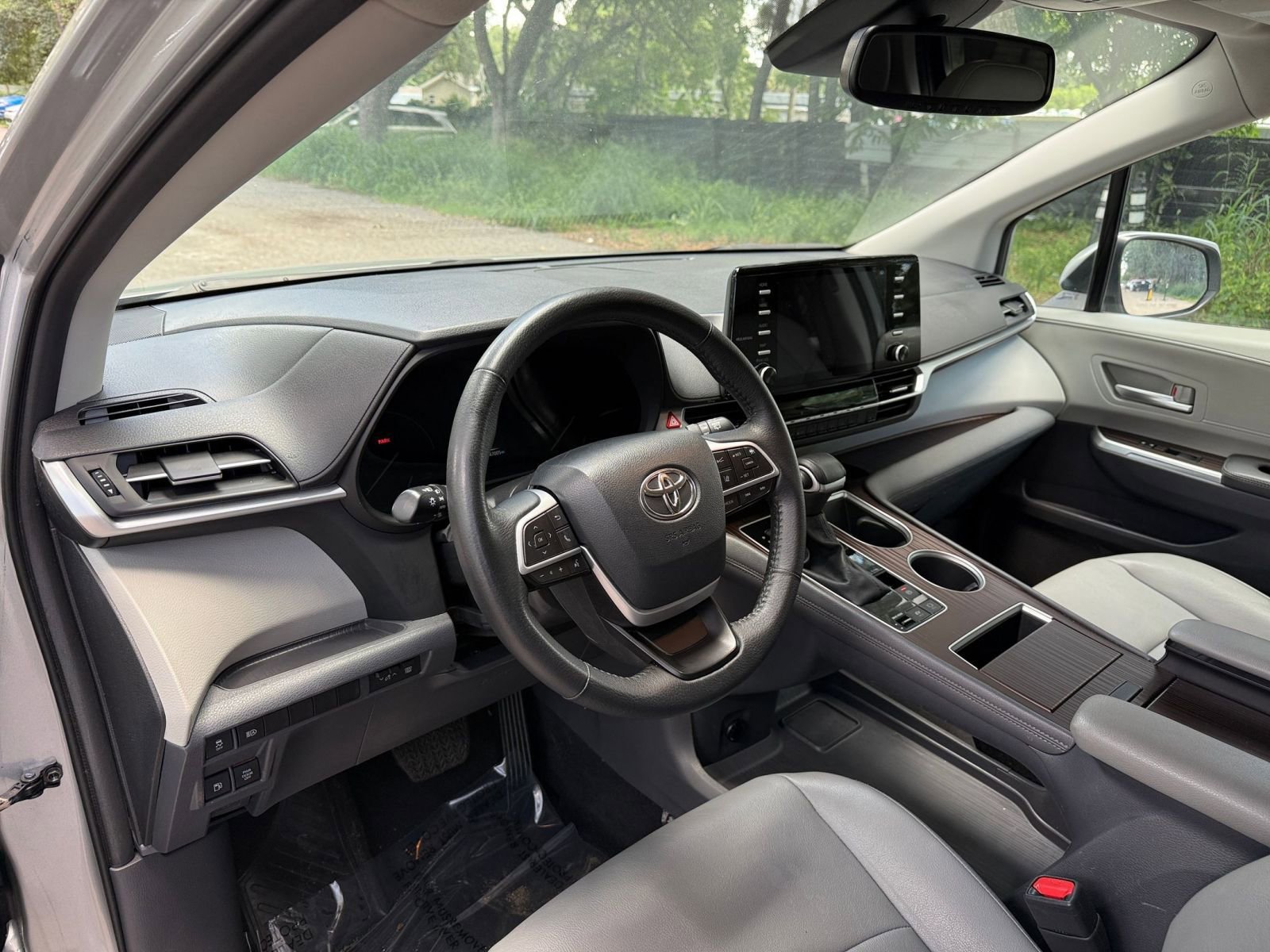 Thumbnail: 2023 Toyota Sienna - 28