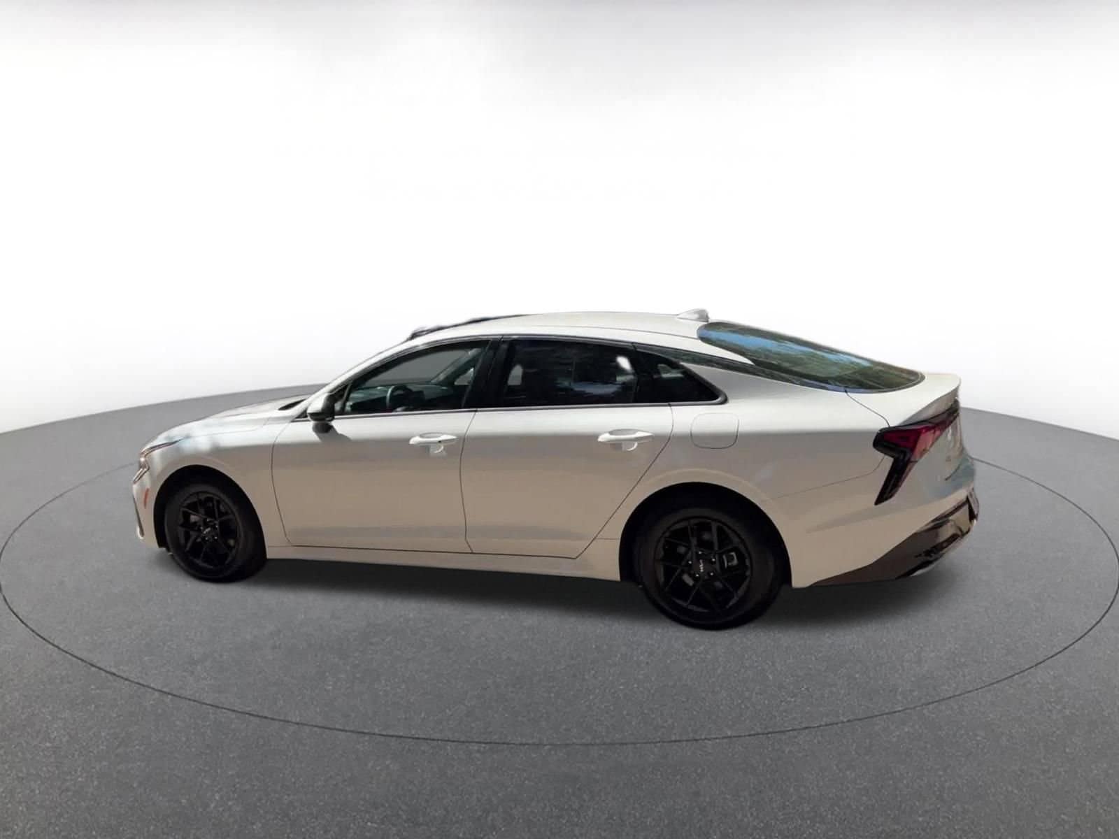 Thumbnail: 2025 Kia K5 - 10