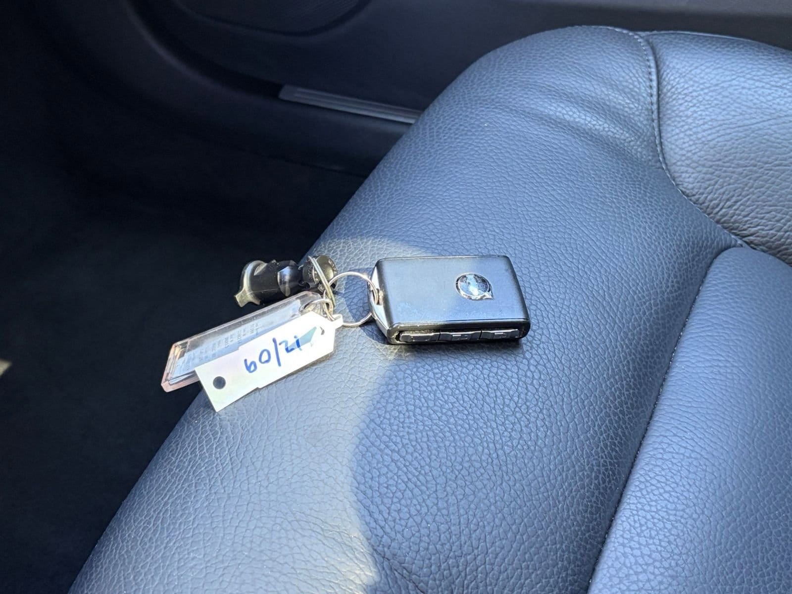 Thumbnail: 2025 Volvo S60 - 18