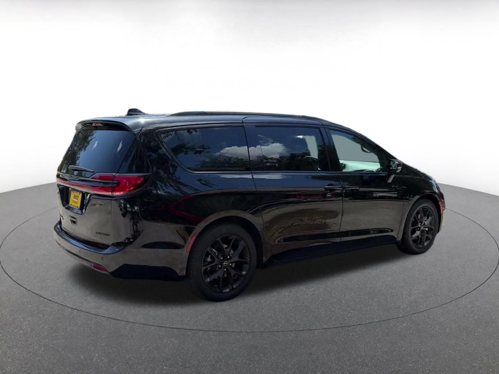 Thumbnail: 2025 Chrysler Pacifica - 14