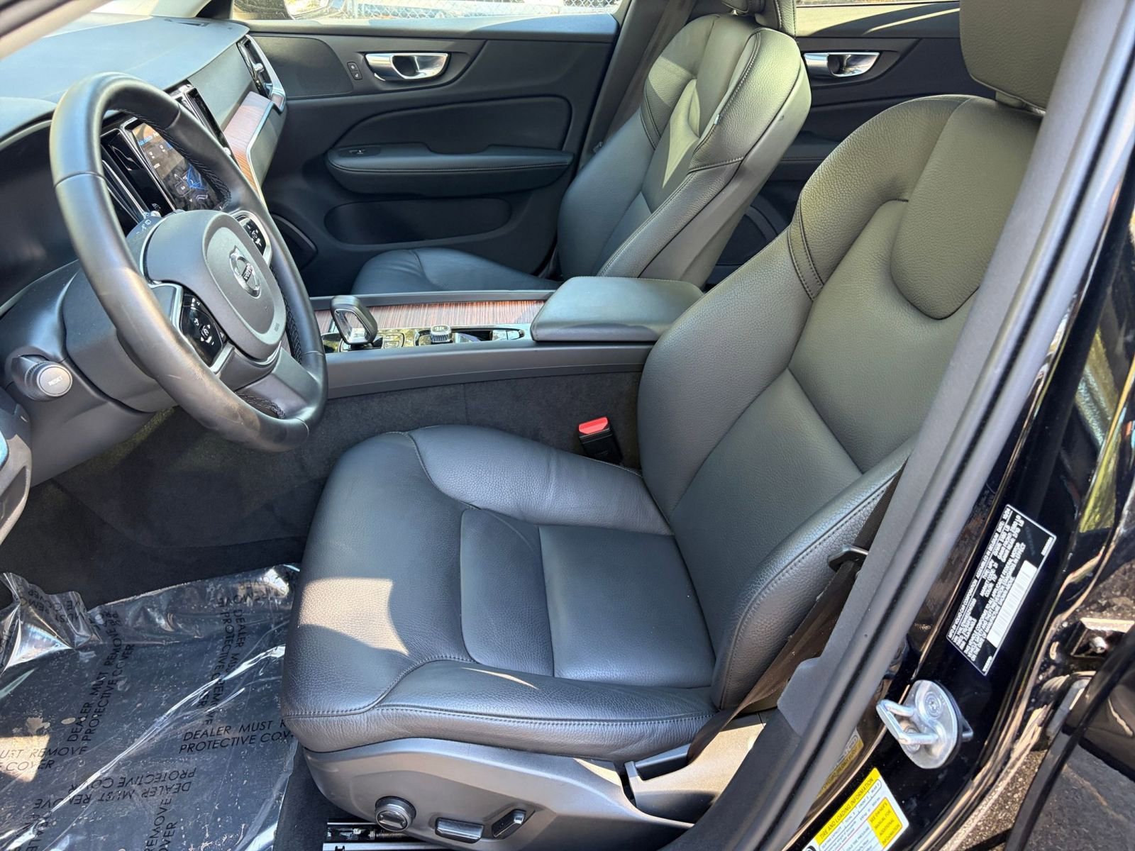 Thumbnail: 2025 Volvo S60 - 22