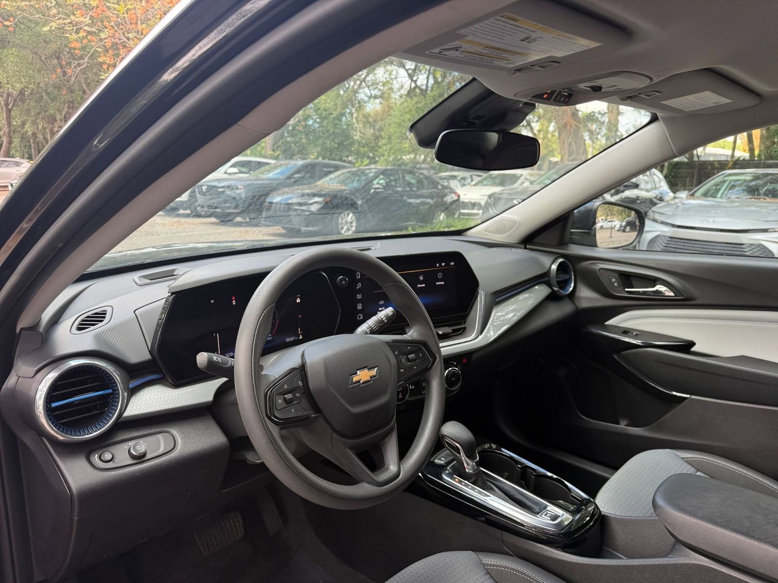 Thumbnail: 2025 Chevrolet Trax - 28