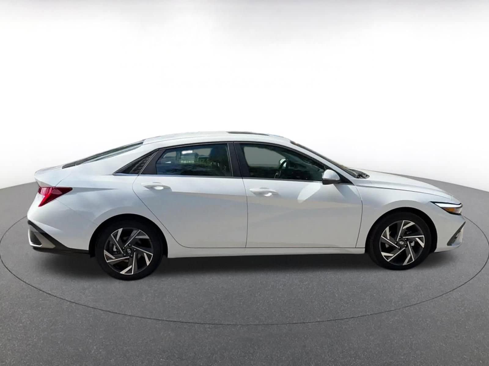 Thumbnail: 2025 Hyundai Elantra - 16