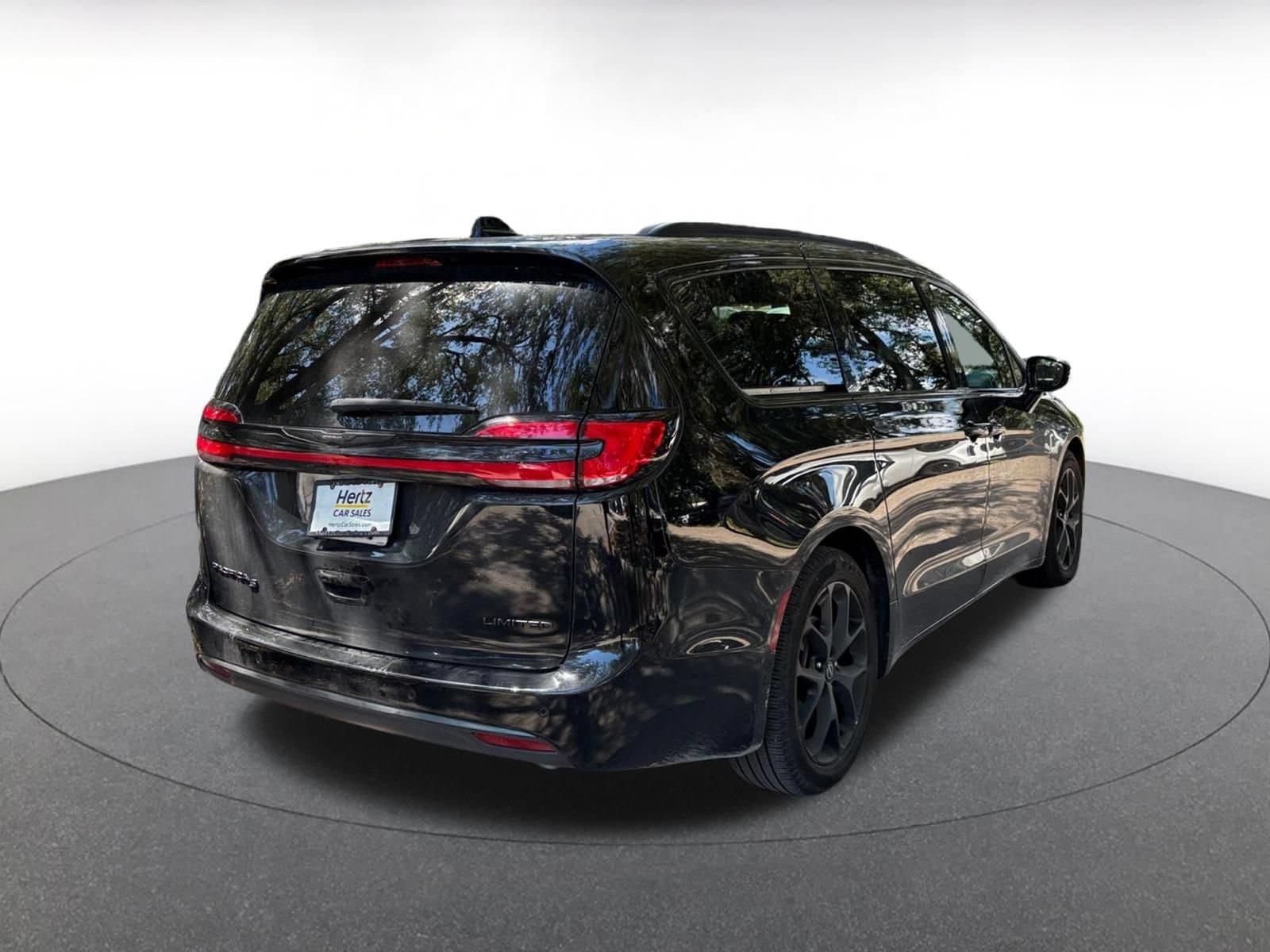 Thumbnail: 2025 Chrysler Pacifica - 7