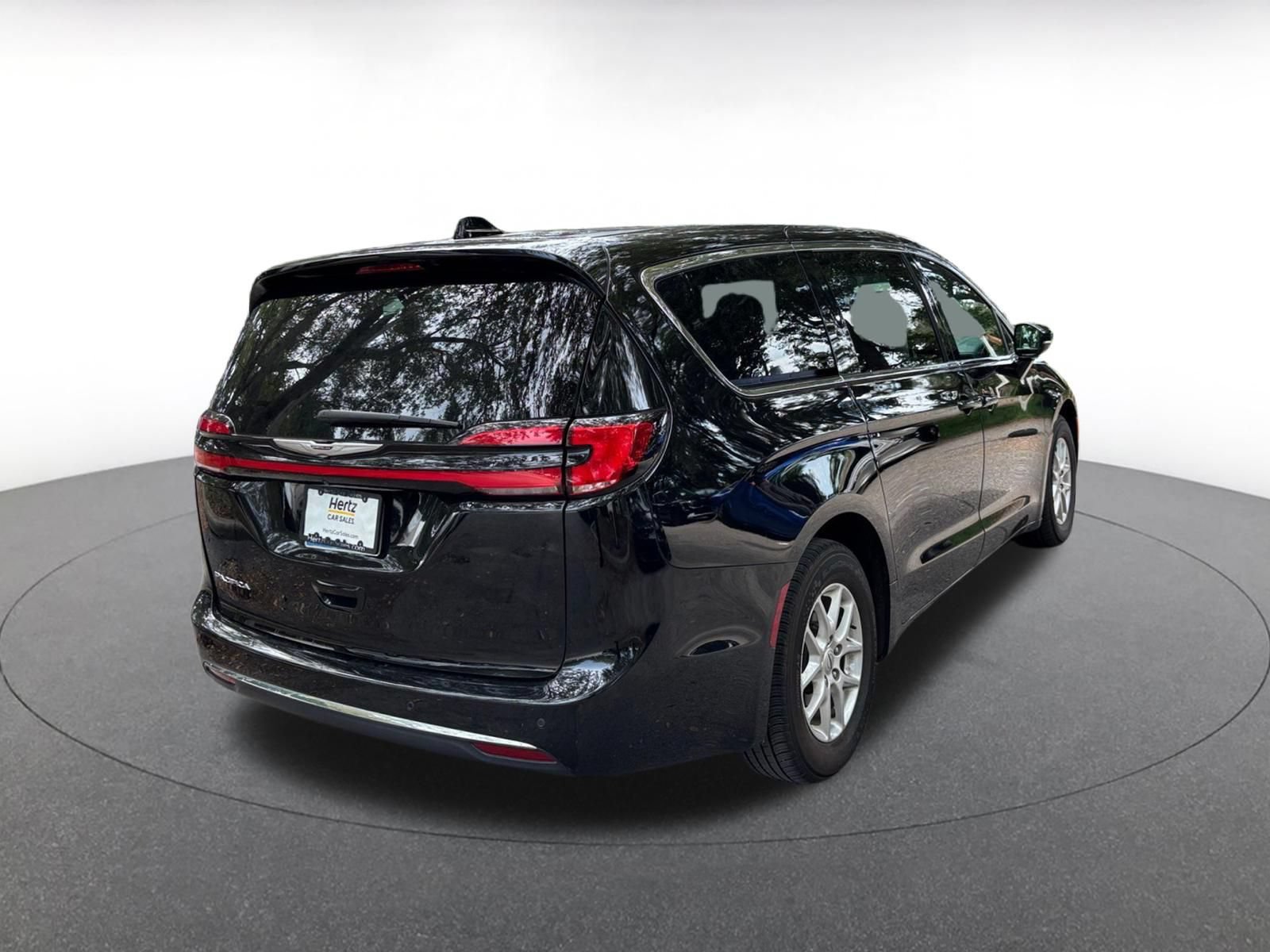 Thumbnail: 2025 Chrysler Pacifica - 7