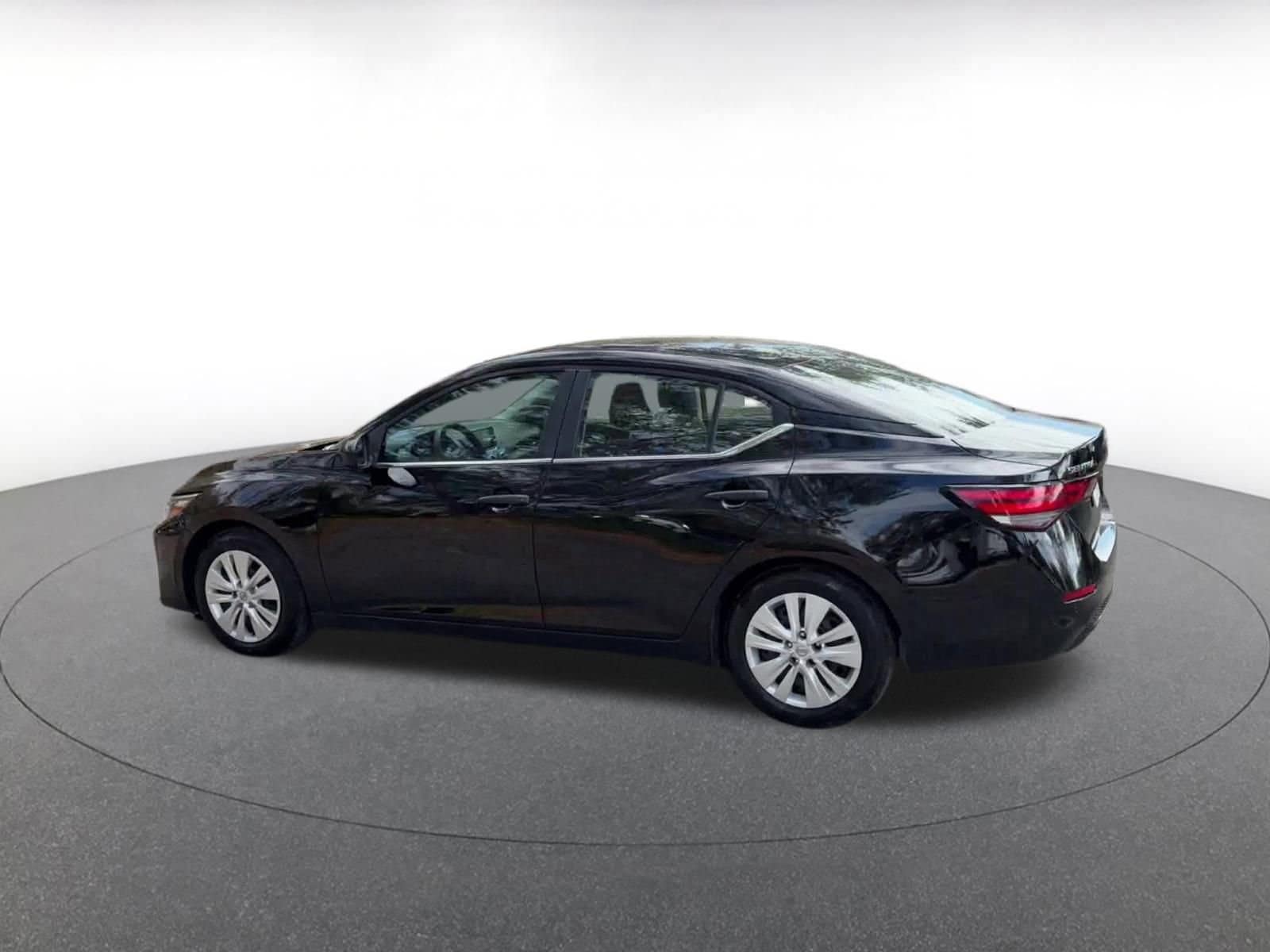 Thumbnail: 2025 Nissan Sentra - 10