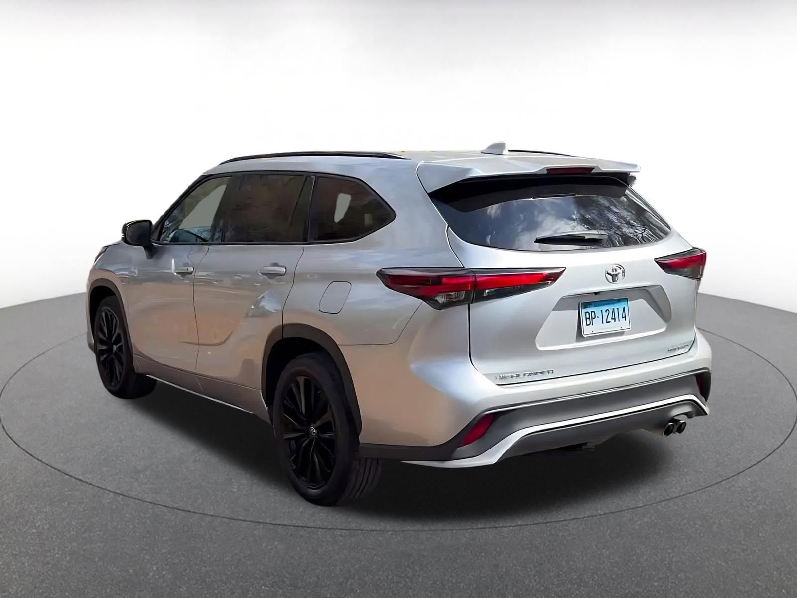 Thumbnail: 2024 Toyota Highlander - 11