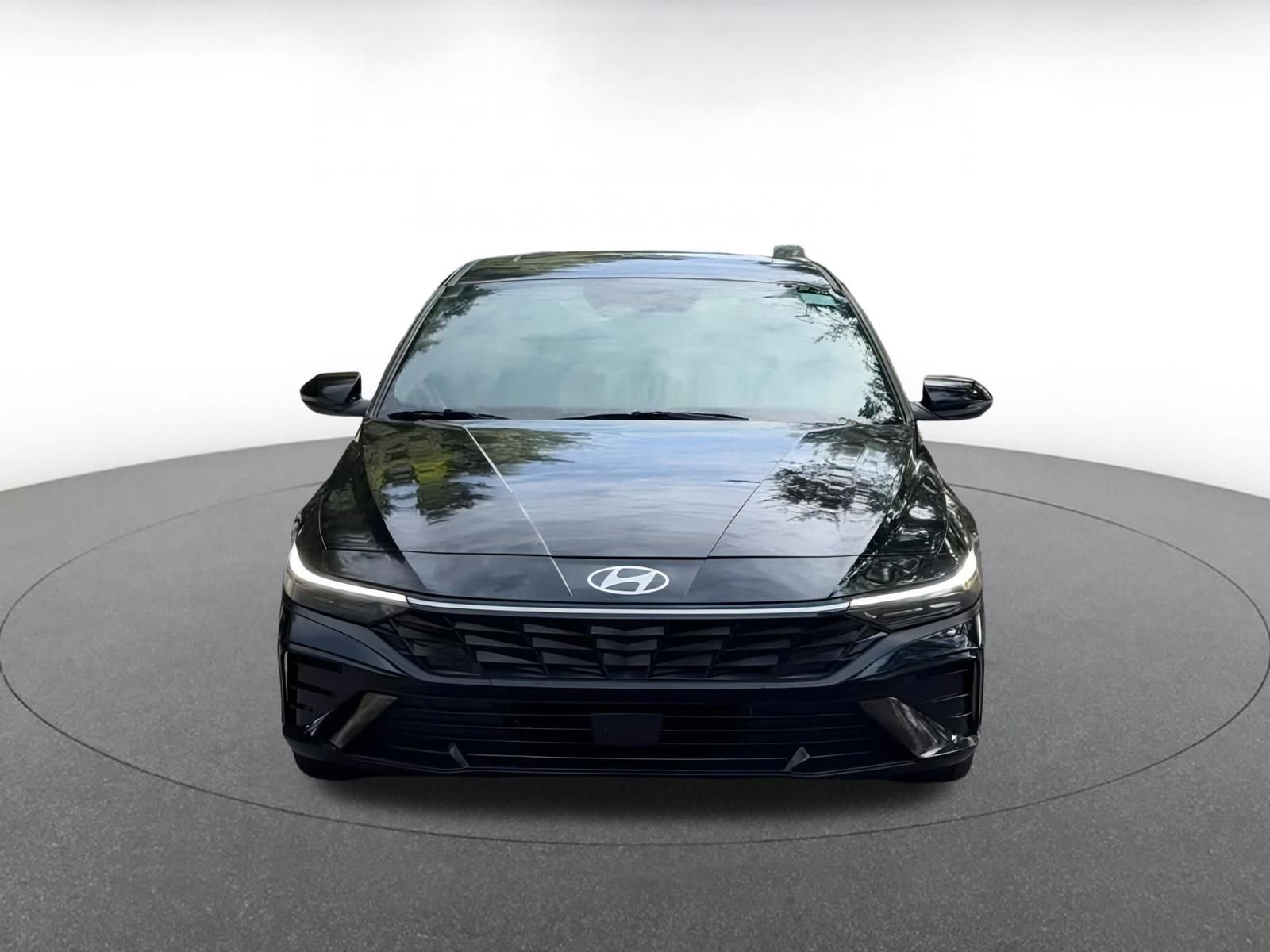 Thumbnail: 2025 Hyundai Elantra - 4