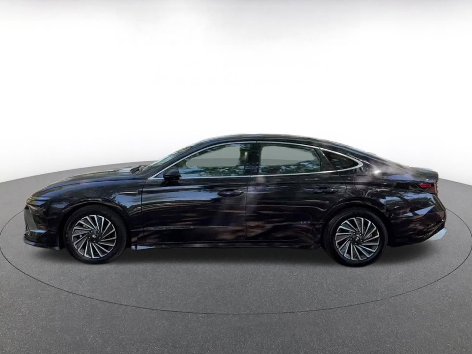 Thumbnail: 2025 Hyundai Sonata - 10