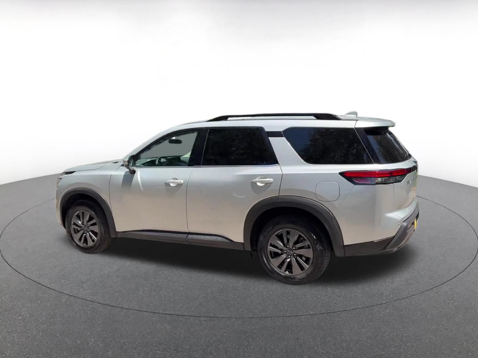 Thumbnail: 2025 Nissan Pathfinder - 10