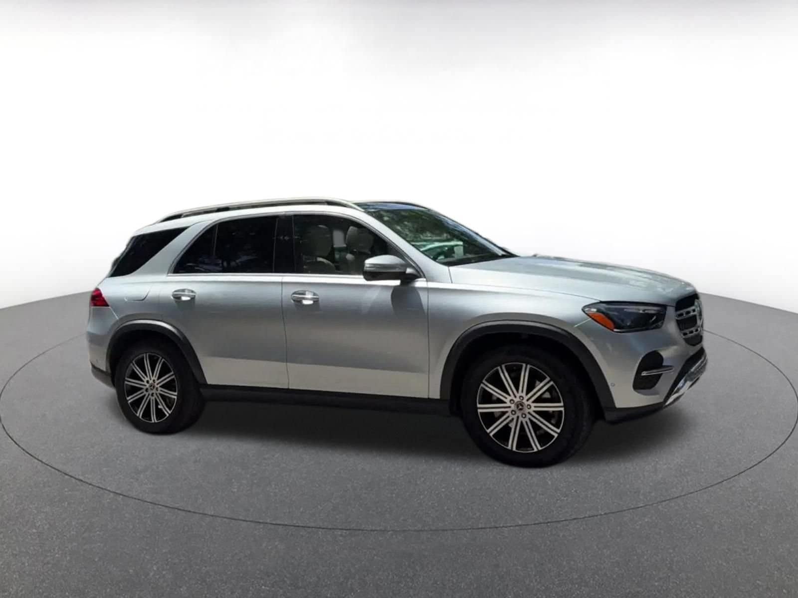 Thumbnail: 2026 Mercedes-Benz GLE - 2