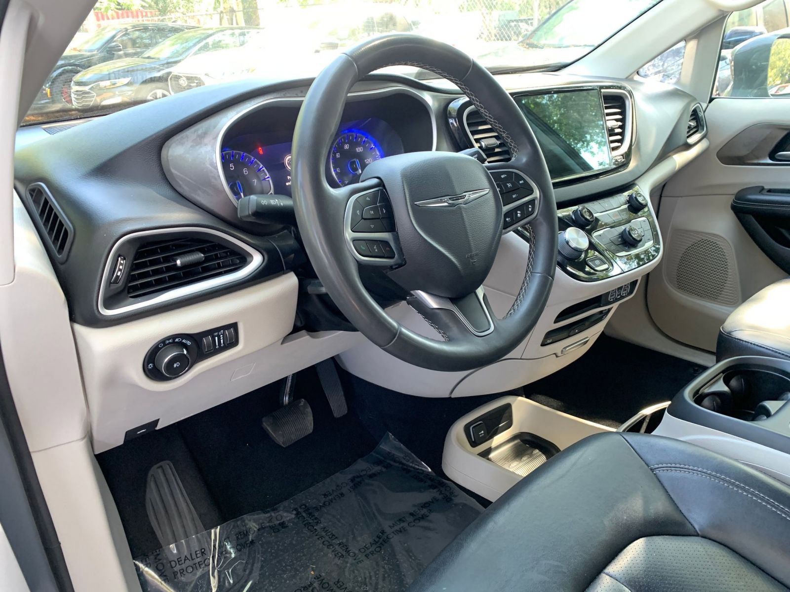 Thumbnail: 2022 Chrysler Pacifica - 29