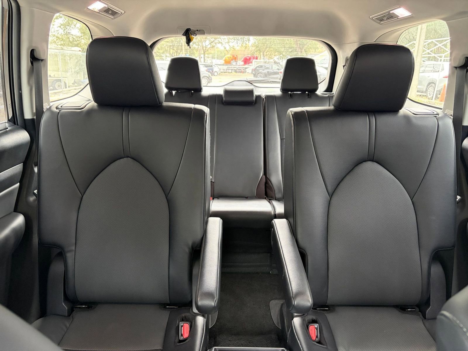 Thumbnail: 2025 Toyota Grand Highlander - 33