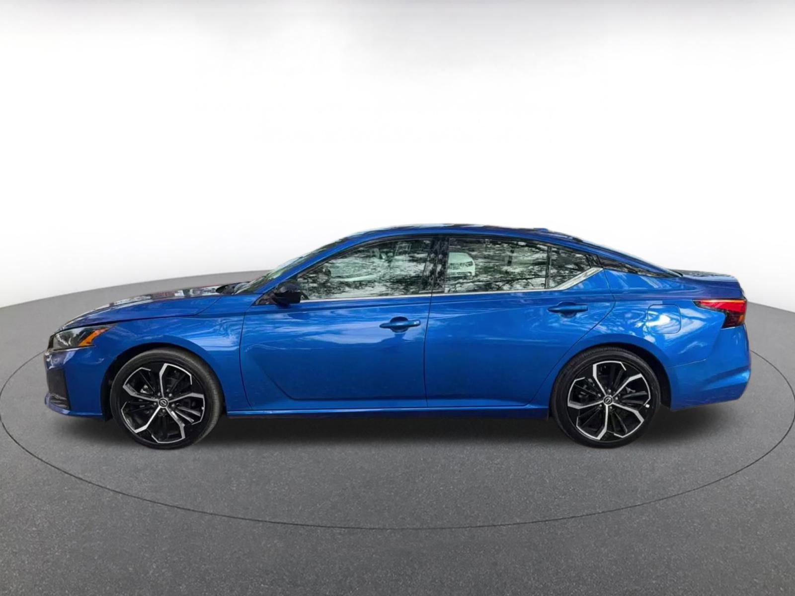 Thumbnail: 2025 Nissan Altima - 9