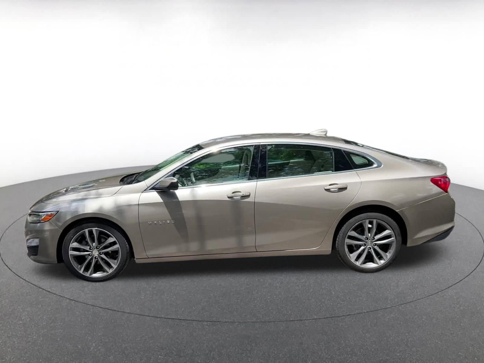 Thumbnail: 2024 Chevrolet Malibu - 9