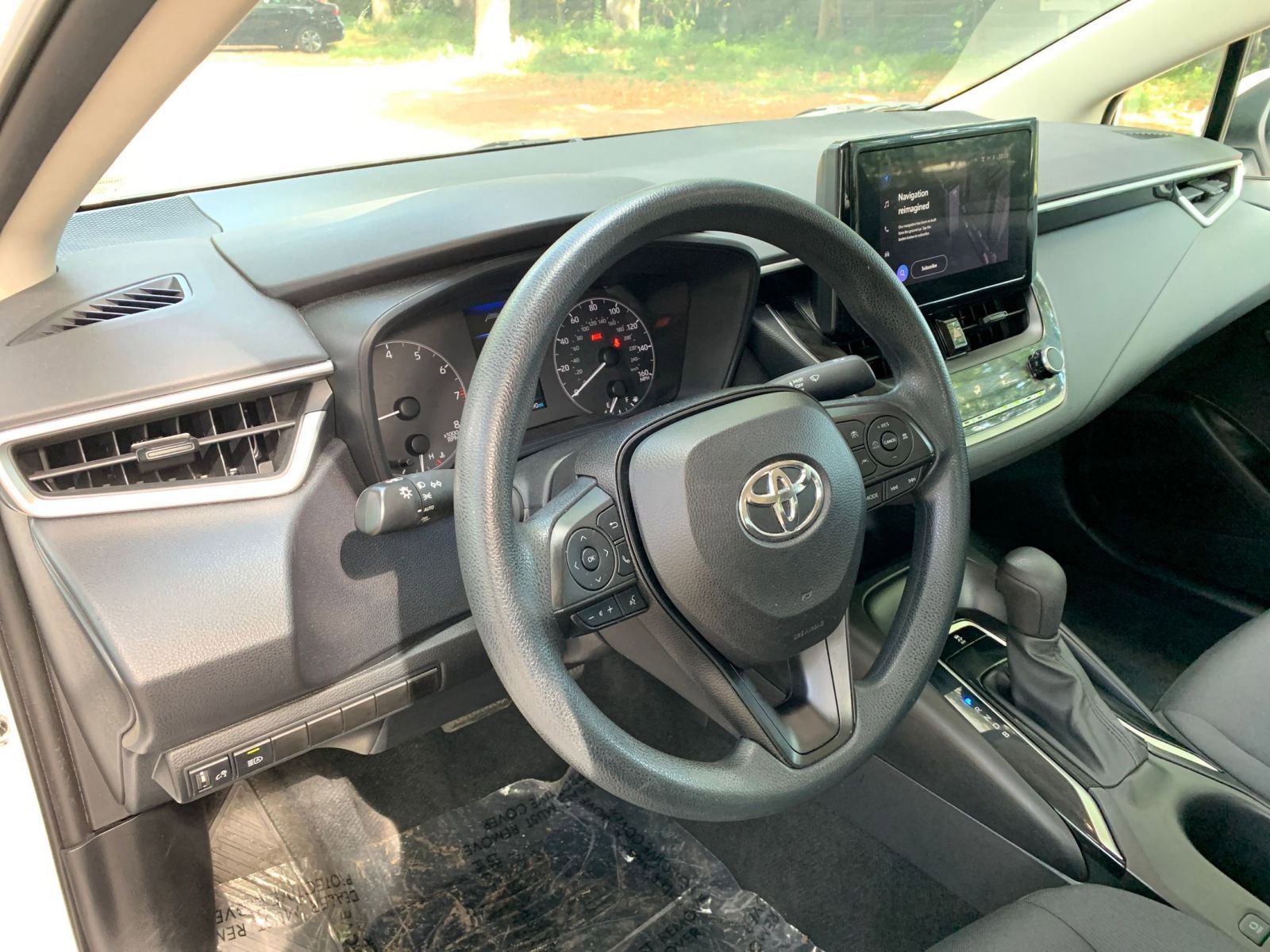 2023 Toyota Corolla LE 28