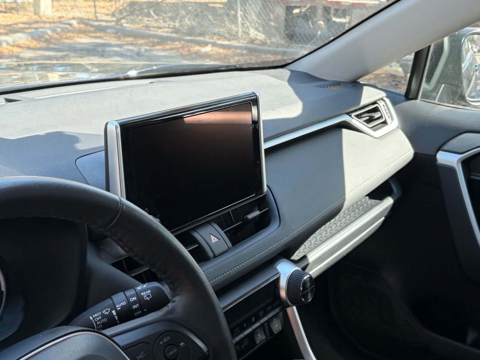 Thumbnail: 2025 Toyota RAV4 - 31