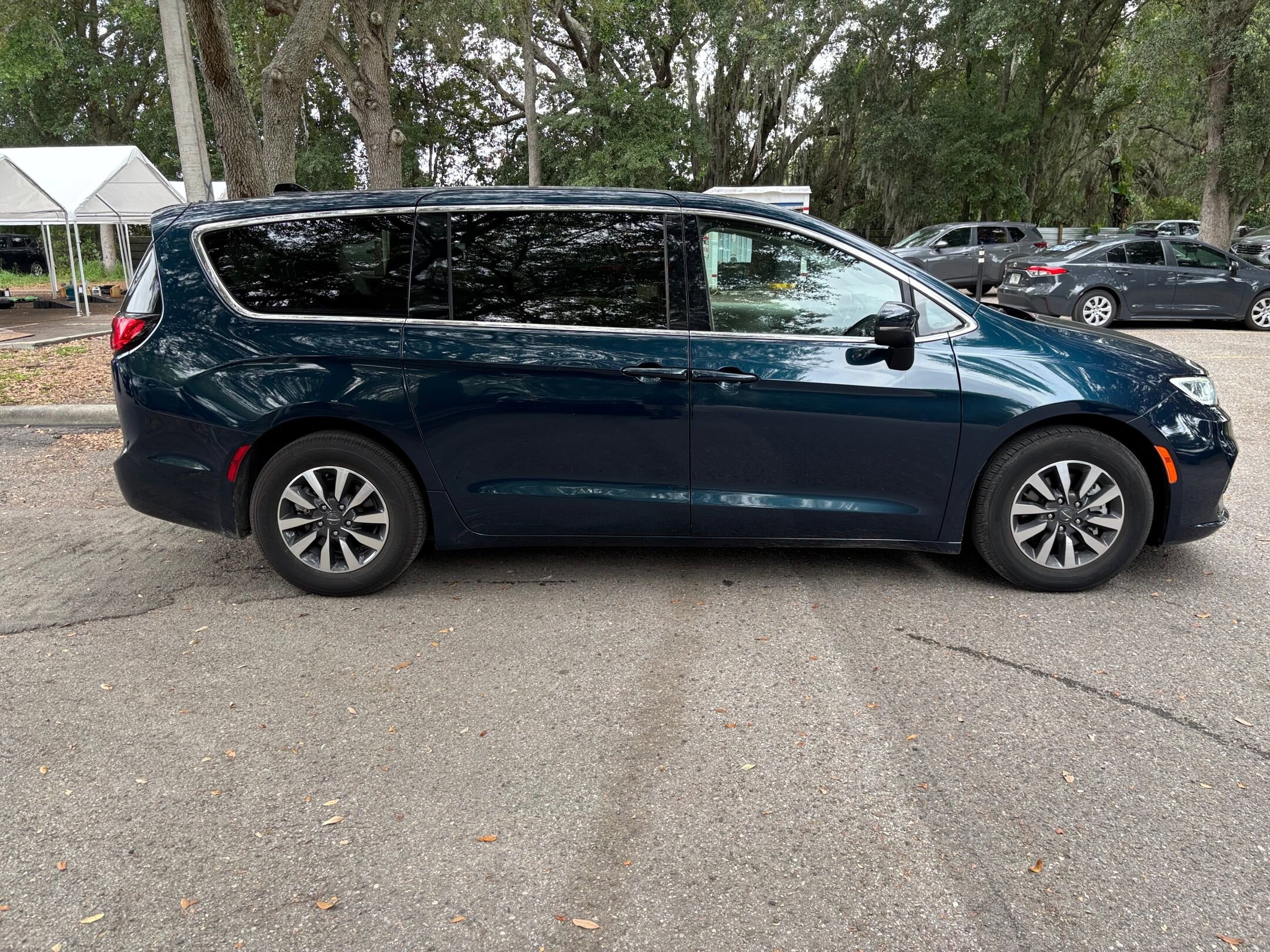 Thumbnail: 2023 Chrysler Pacifica - 14