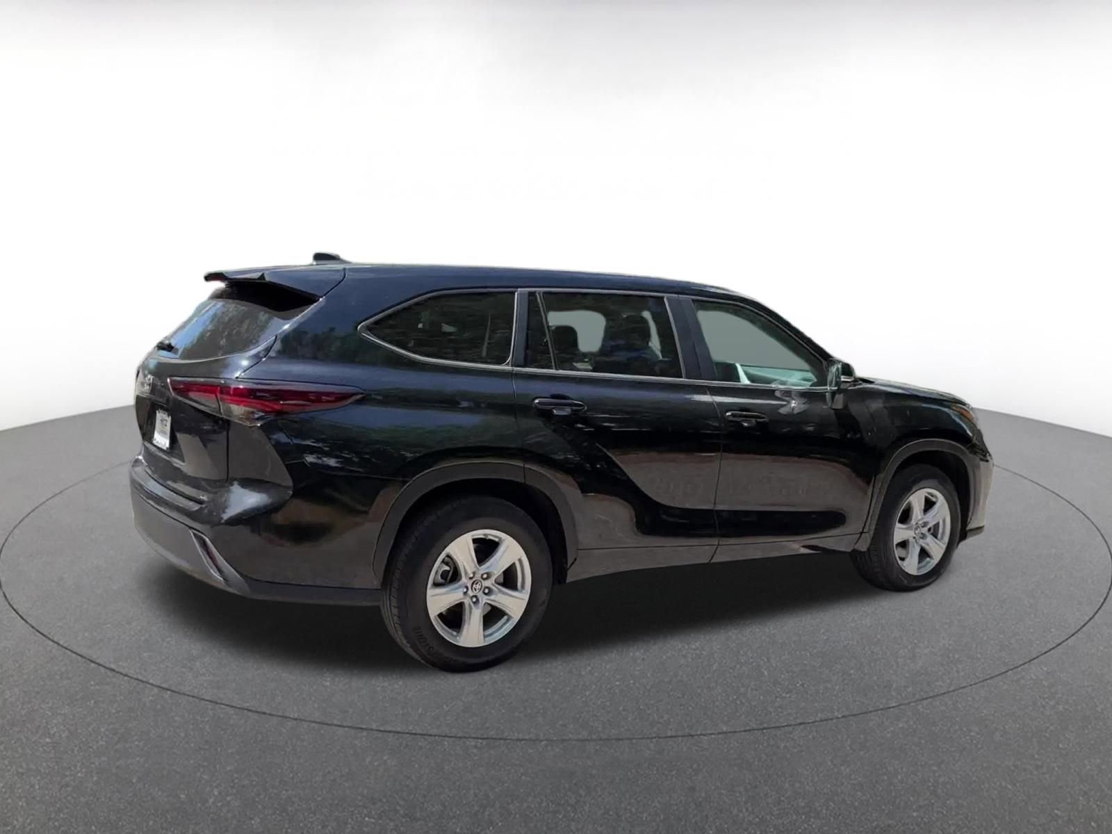 Thumbnail: 2025 Toyota Highlander - 14