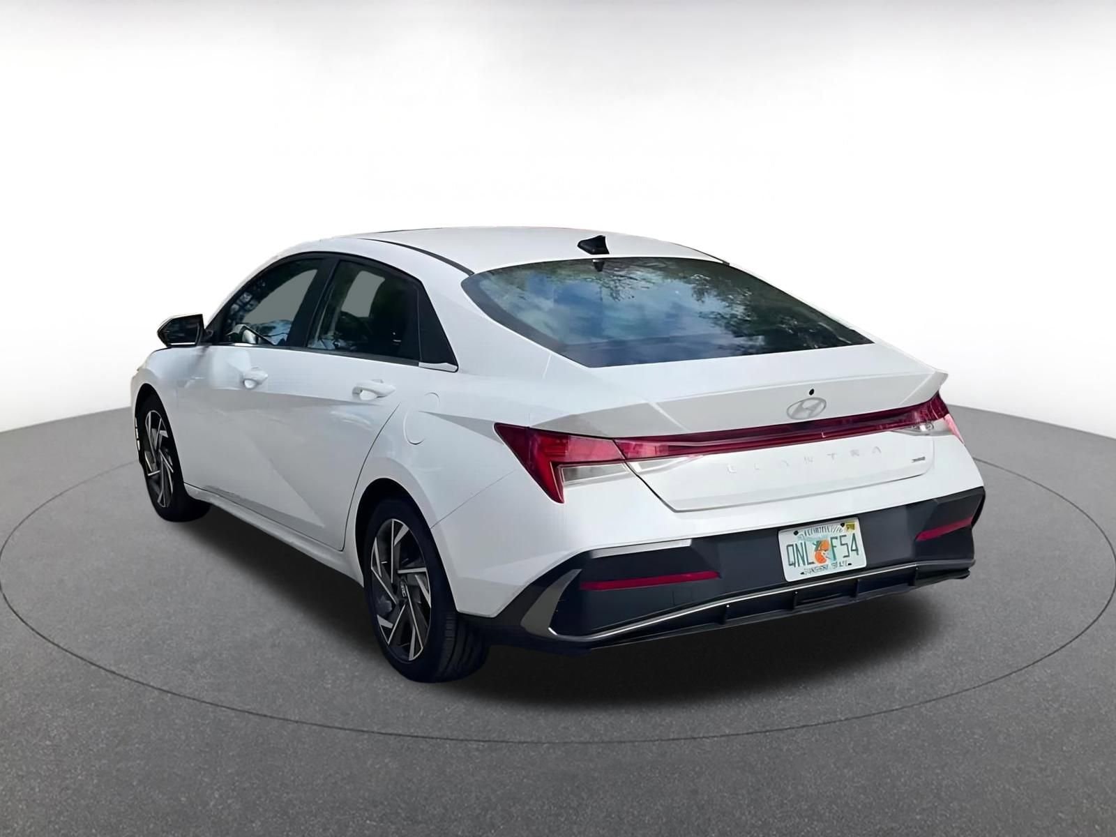 Thumbnail: 2025 Hyundai Elantra - 11