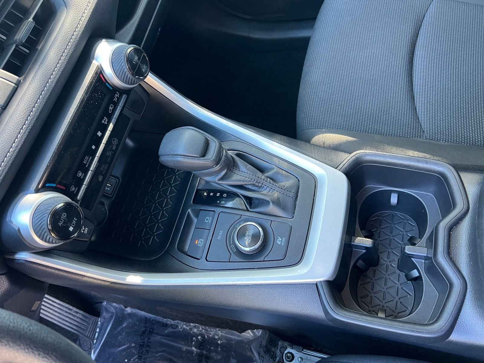 Thumbnail: 2025 Toyota RAV4 - 35