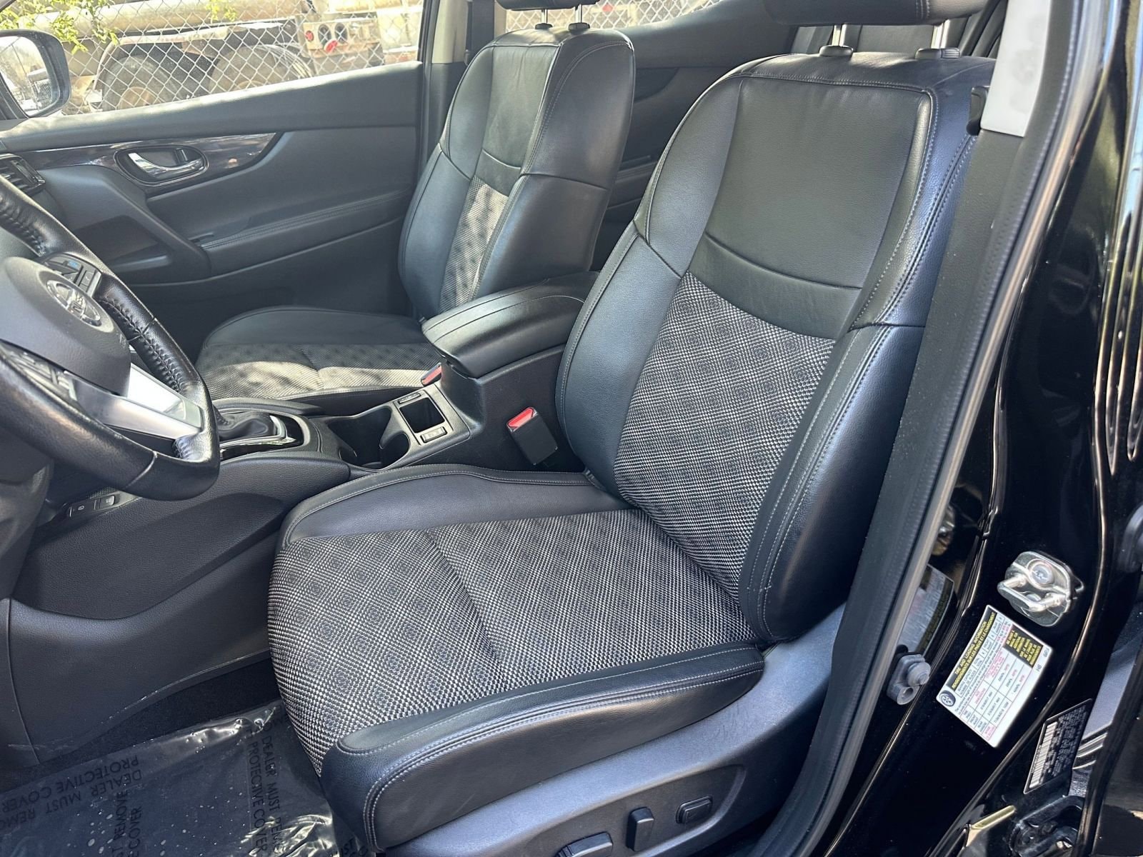 2022 Nissan Rogue Sport SV 21