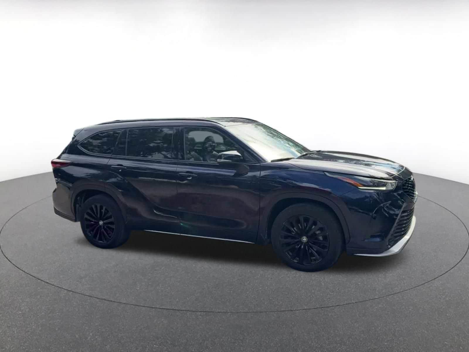 Thumbnail: 2025 Toyota Highlander - 2