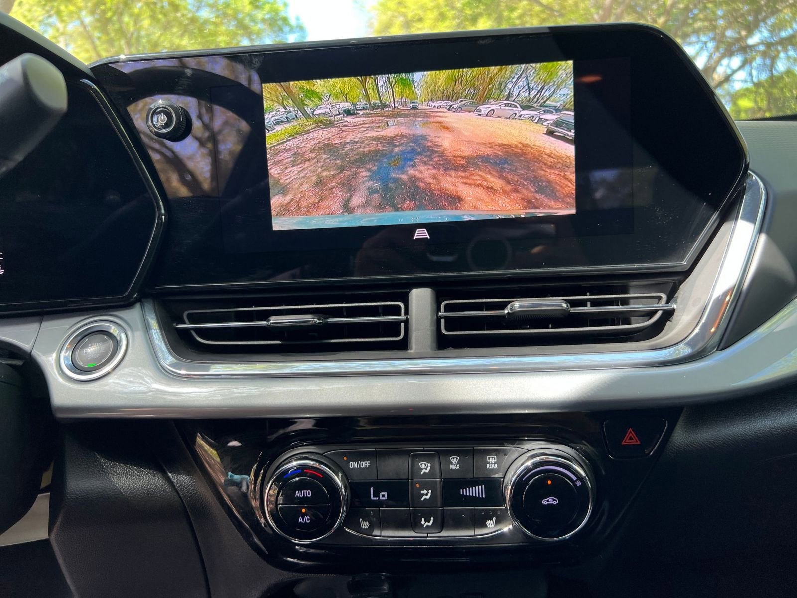 Thumbnail: 2025 Chevrolet Trax - 17