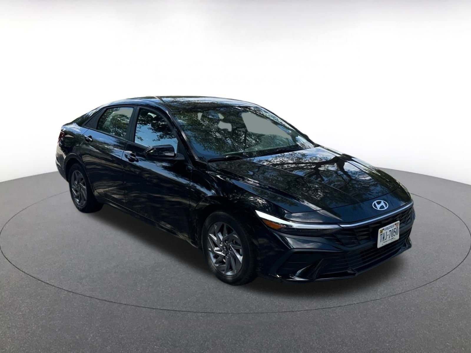 Thumbnail: 2024 Hyundai Elantra - 1