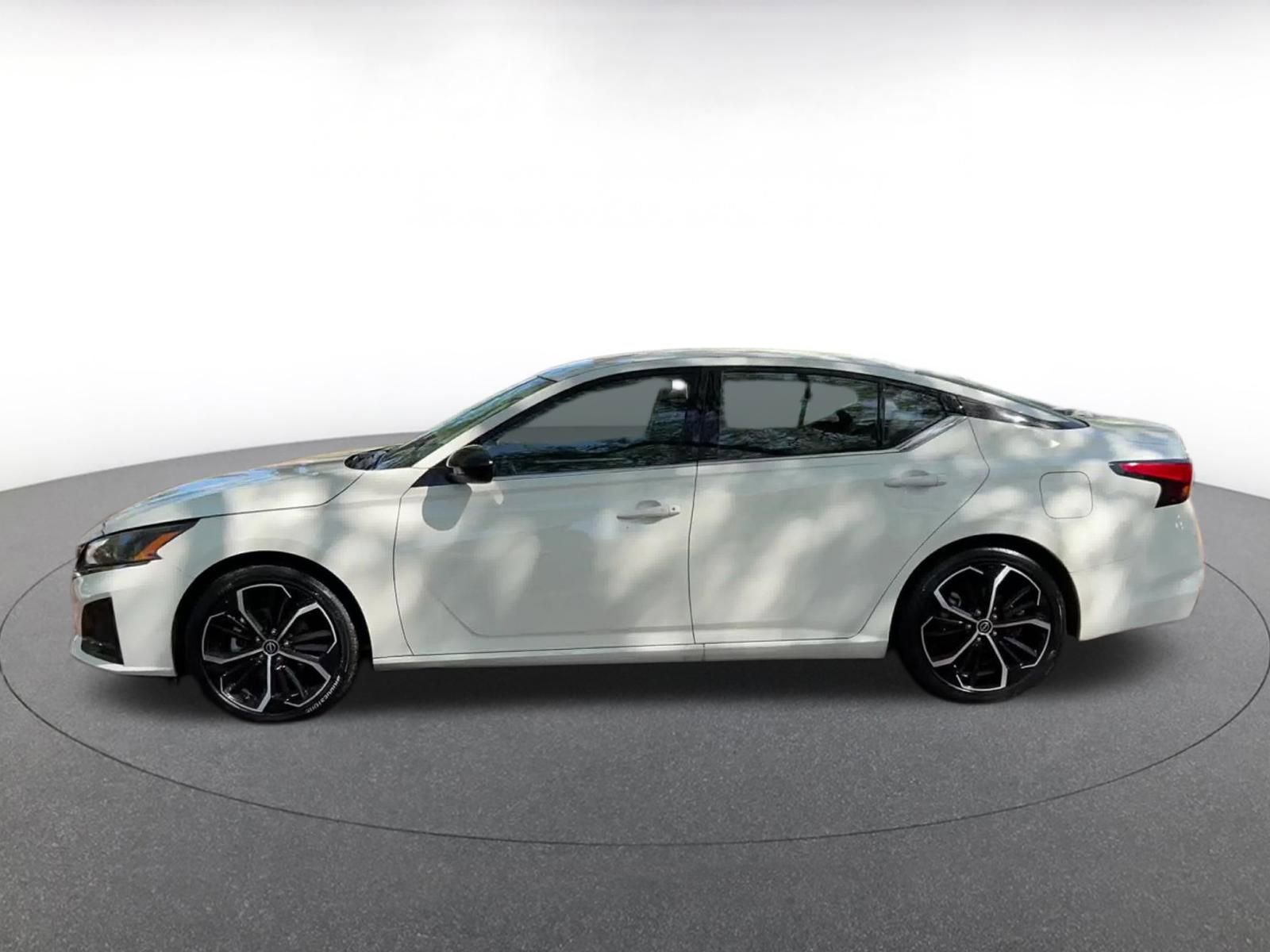 Thumbnail: 2025 Nissan Altima - 9