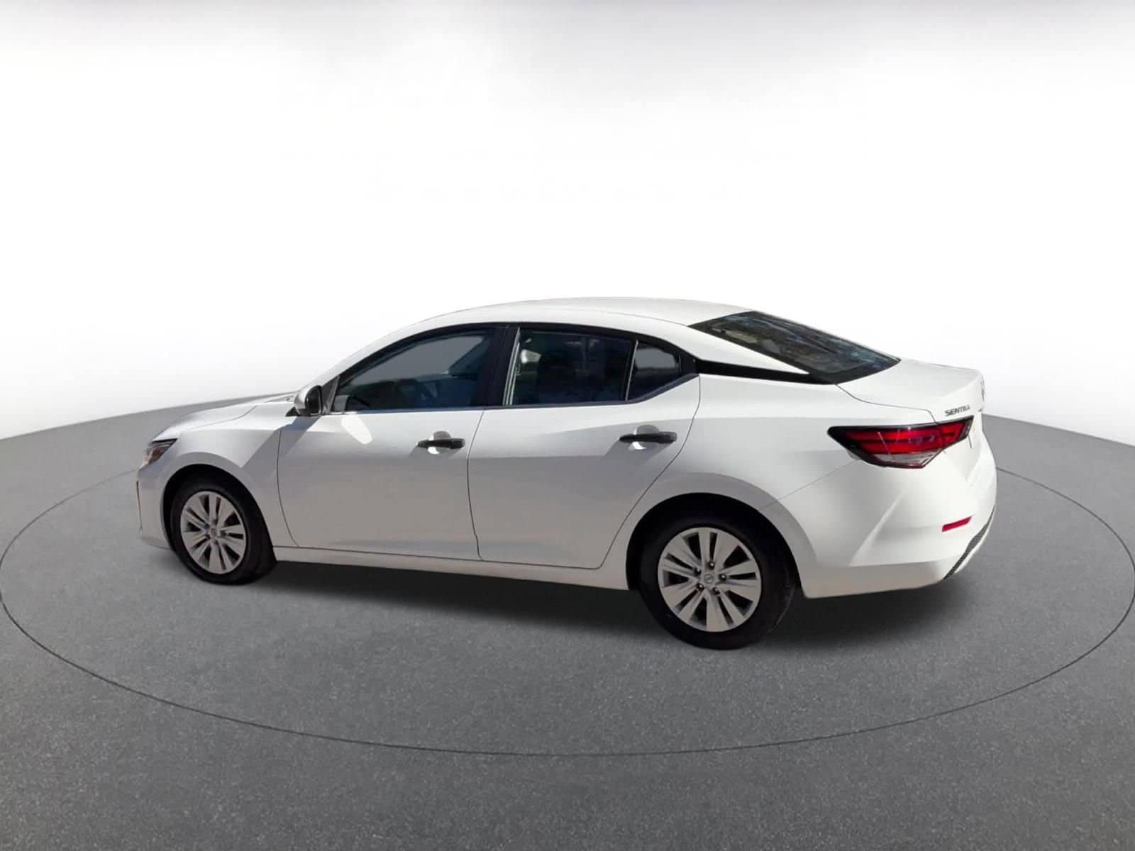 Thumbnail: 2025 Nissan Sentra - 9