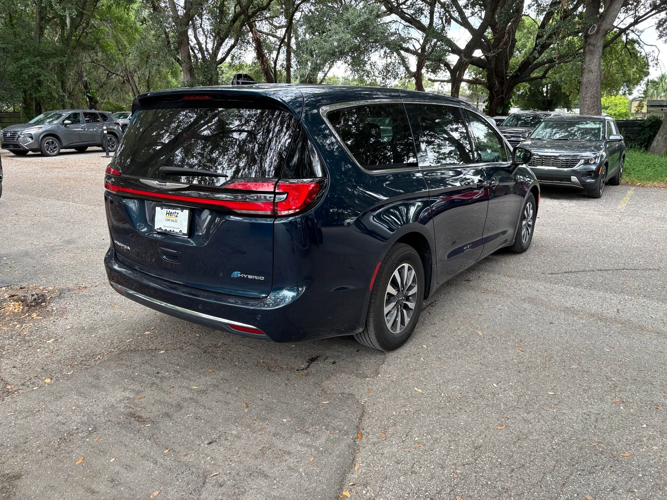 Thumbnail: 2023 Chrysler Pacifica - 15