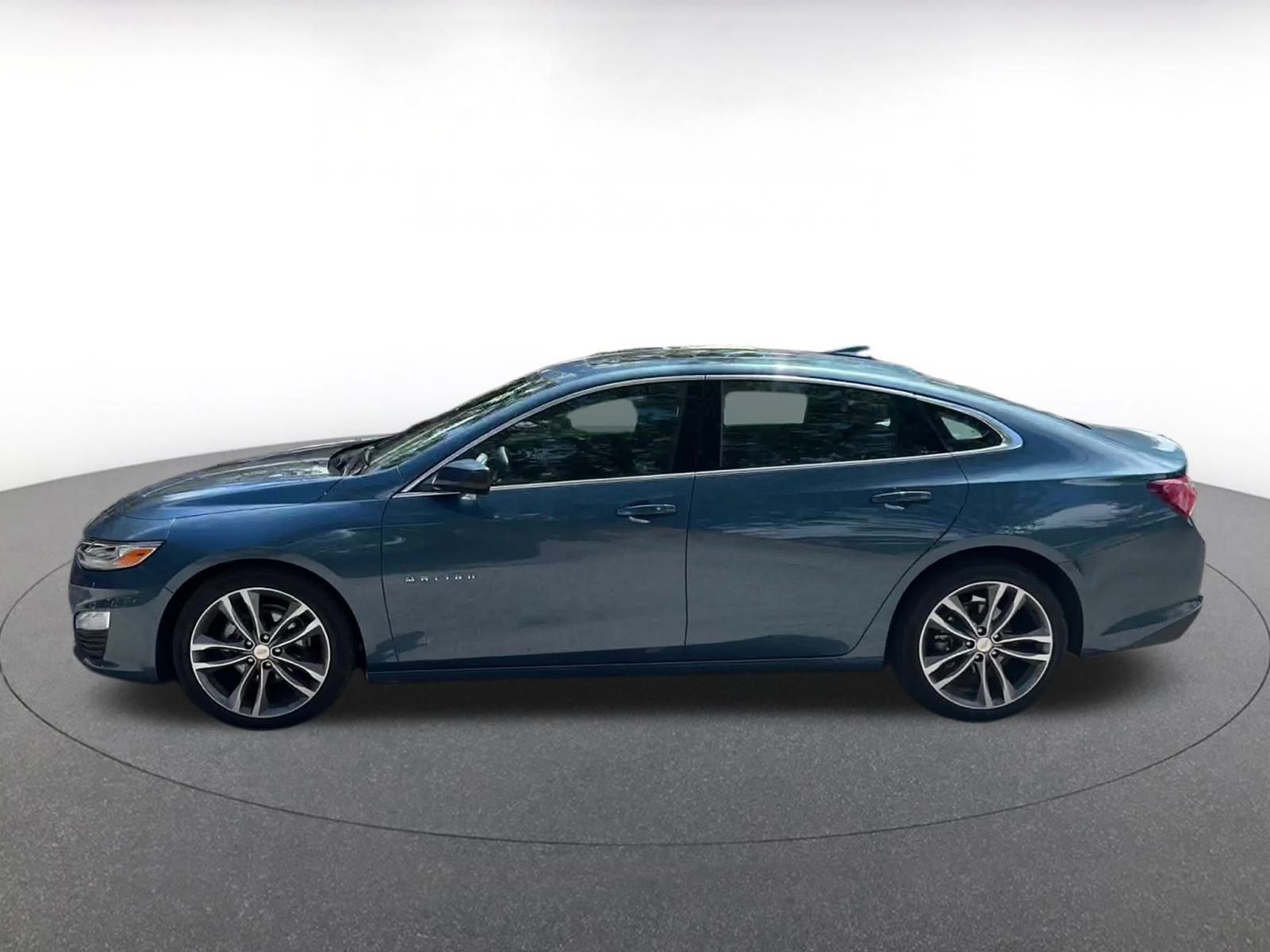 Thumbnail: 2024 Chevrolet Malibu - 9