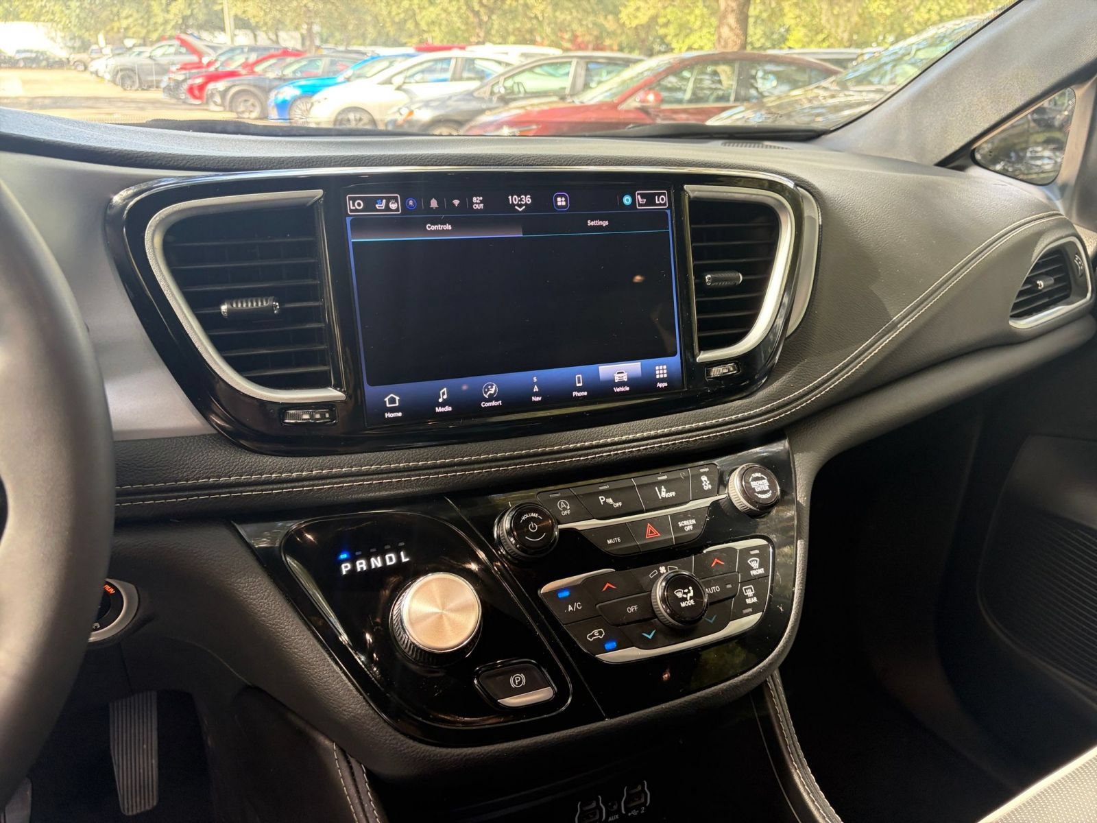 Thumbnail: 2025 Chrysler Pacifica - 21