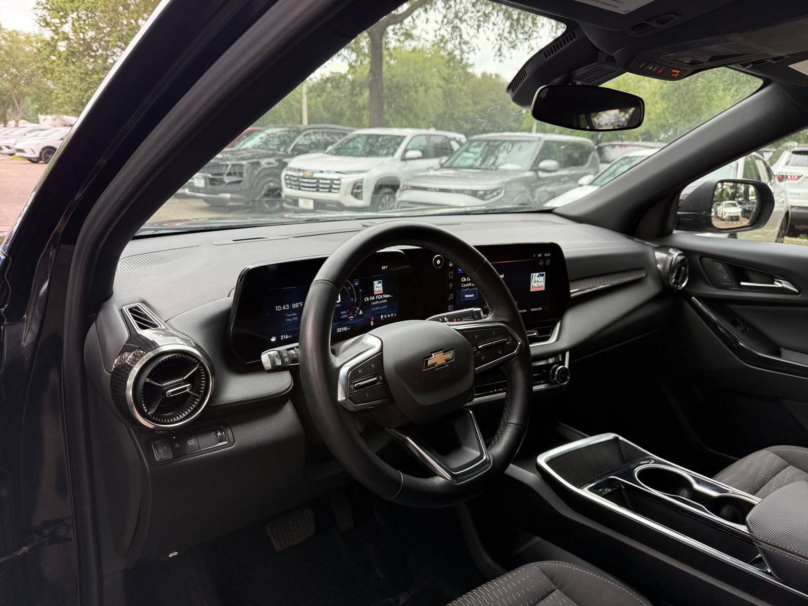Thumbnail: 2025 Chevrolet Equinox - 32
