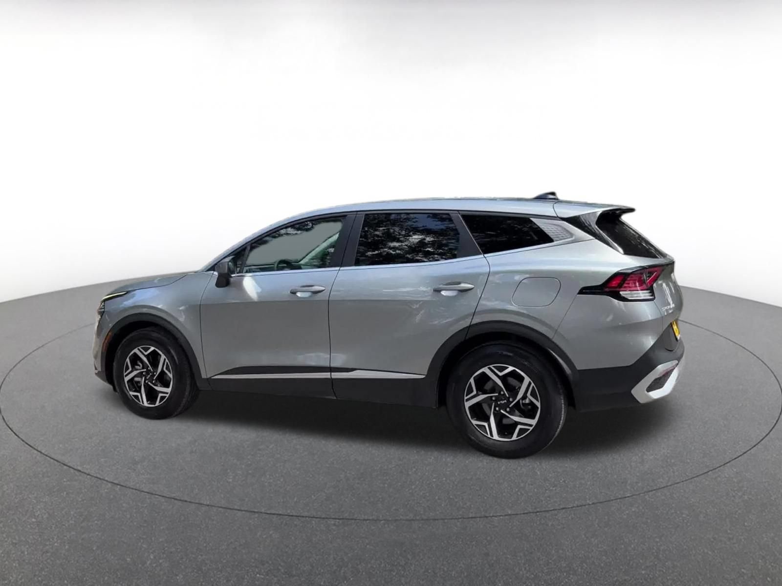 Thumbnail: 2025 Kia Sportage - 10
