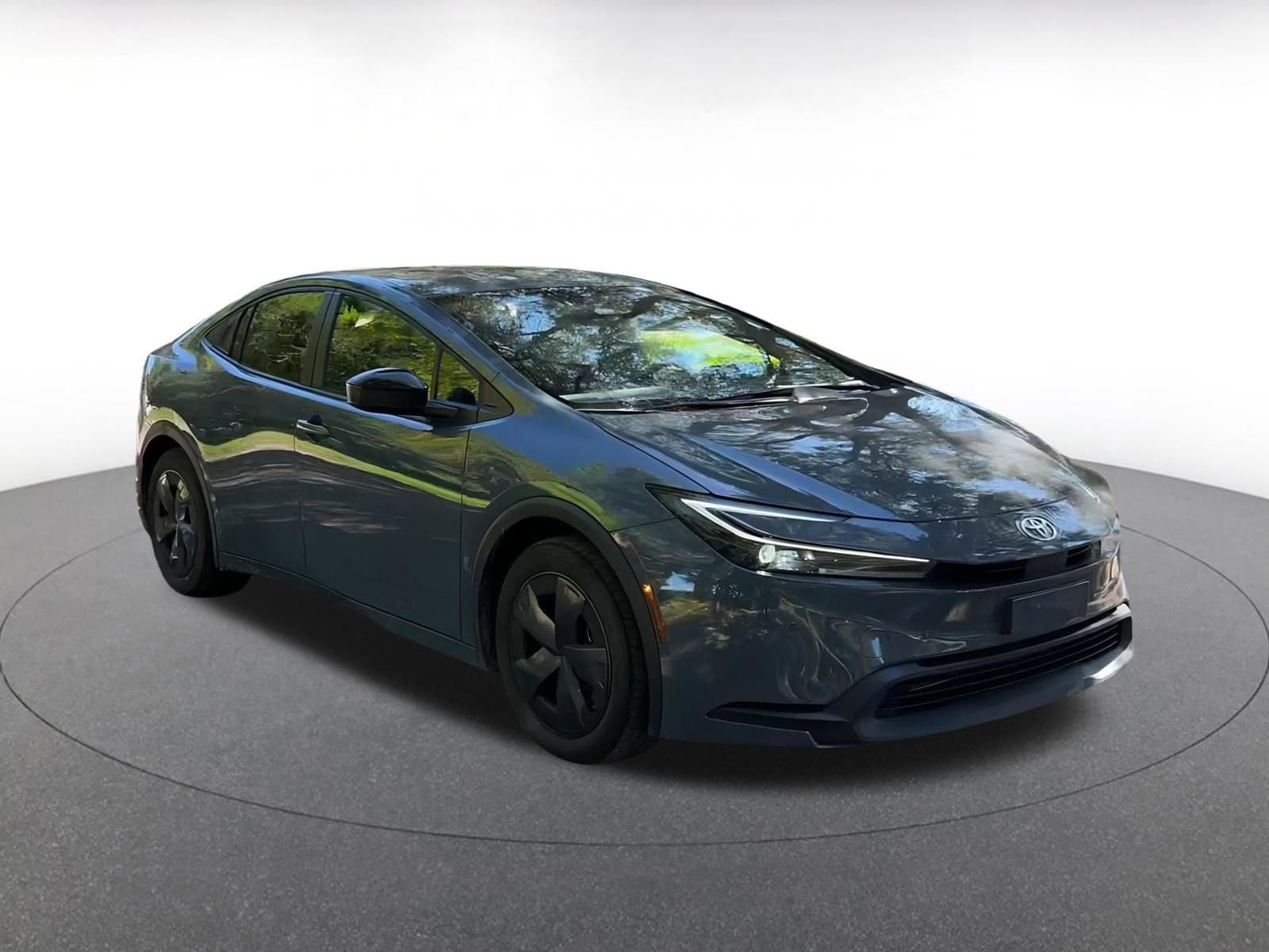 Thumbnail: 2025 Toyota Prius - 3