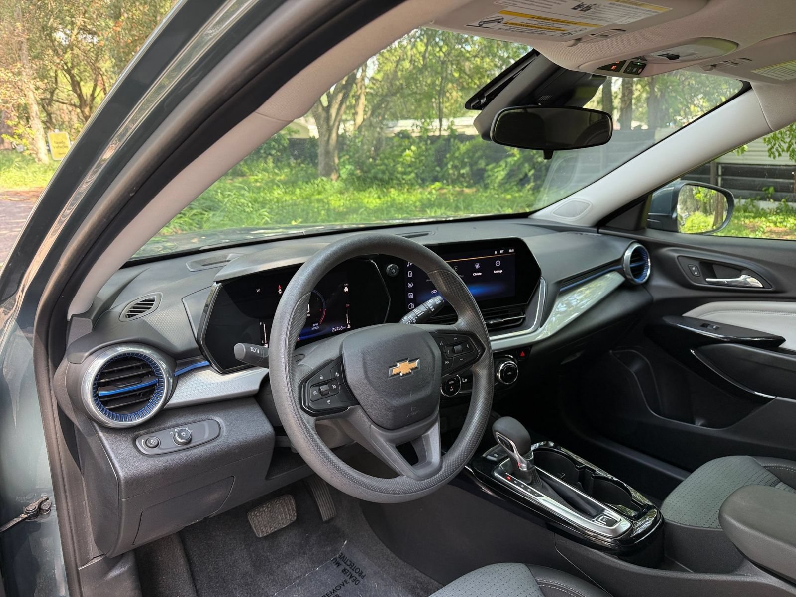 Thumbnail: 2025 Chevrolet Trax - 31