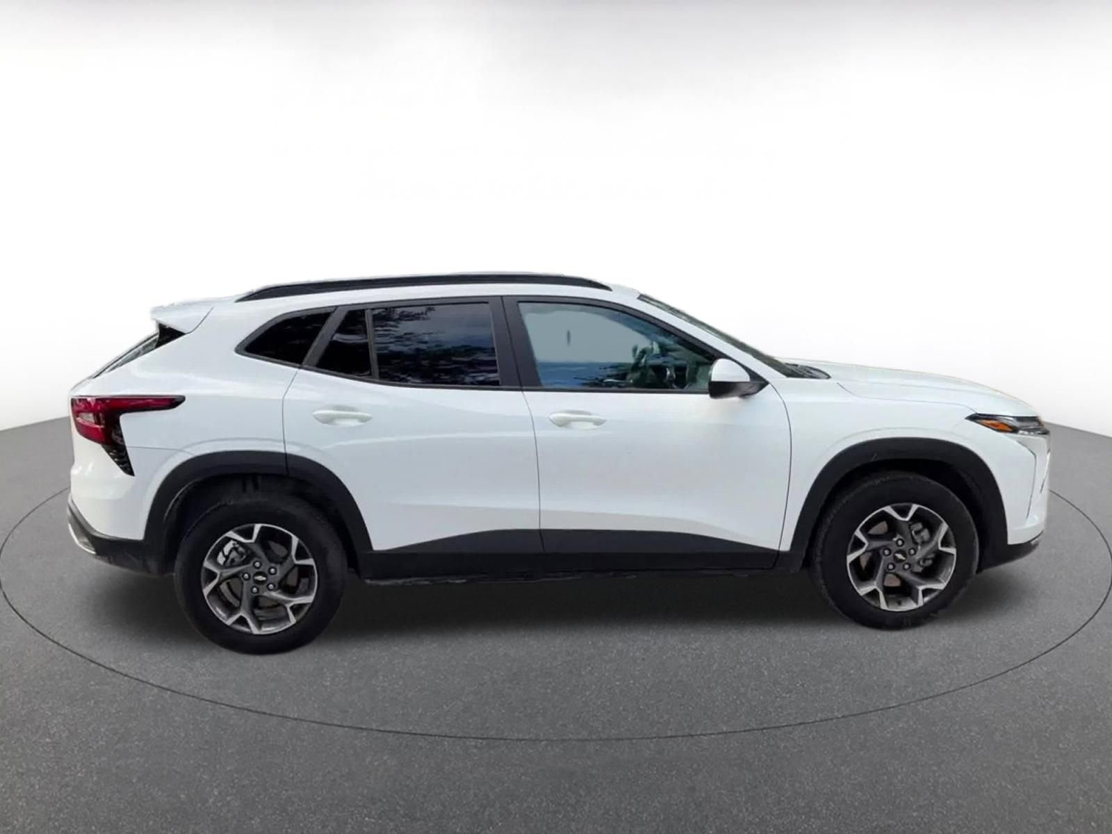 Thumbnail: 2025 Chevrolet Trax - 16