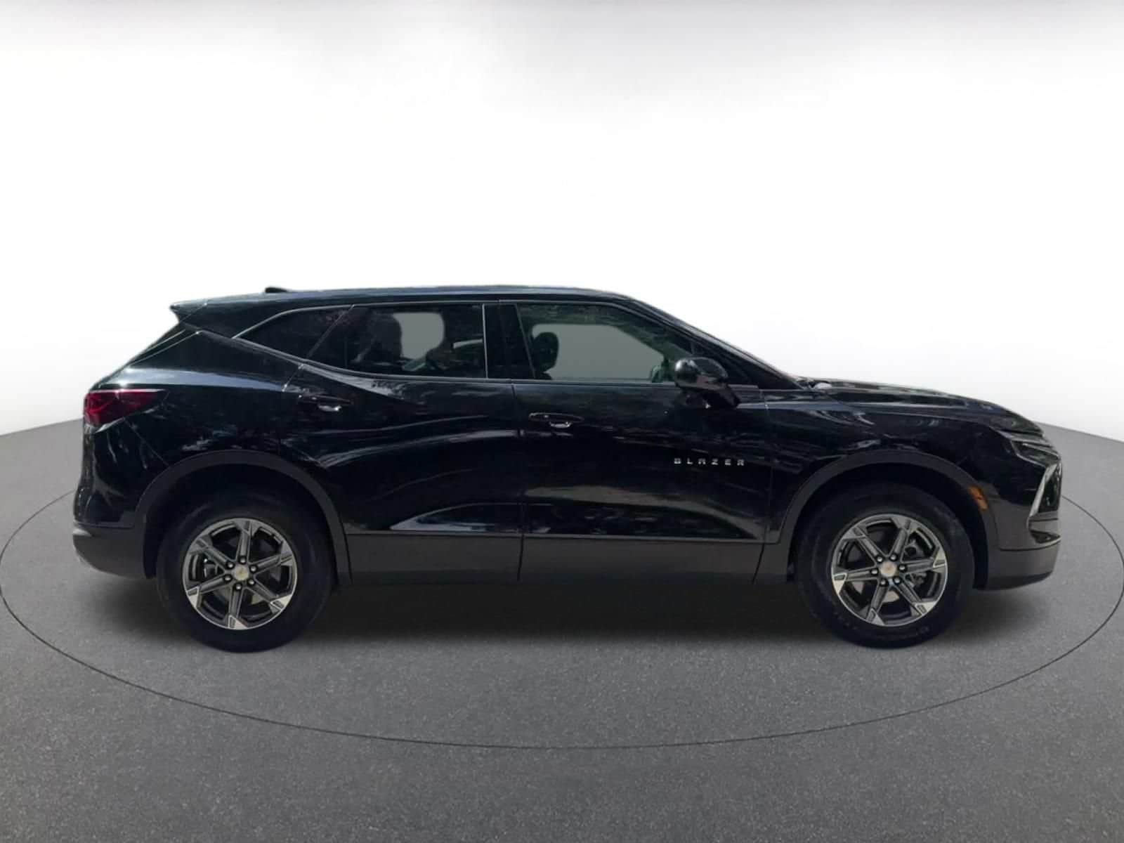 Thumbnail: 2025 Chevrolet Blazer - 16