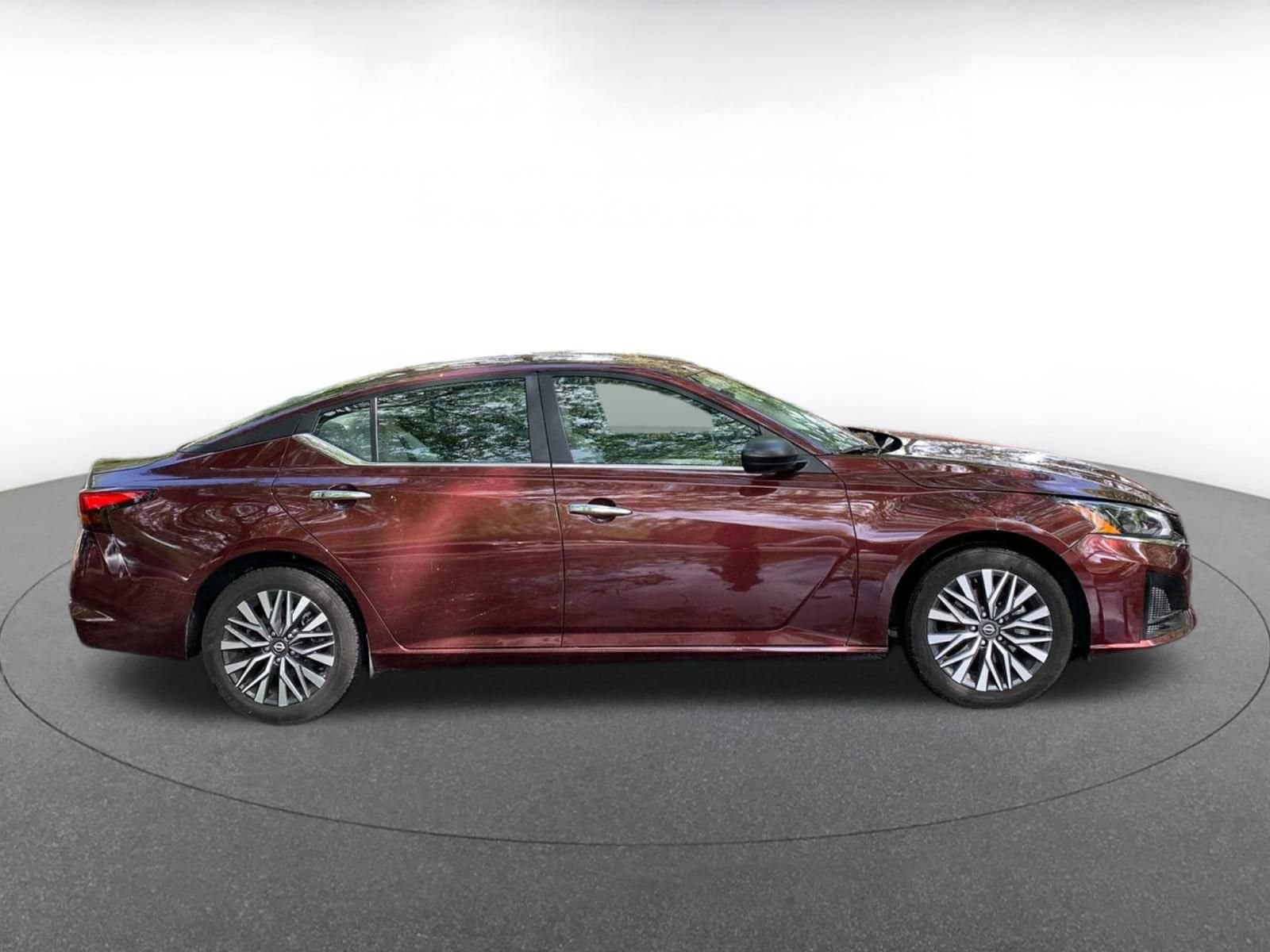 Thumbnail: 2025 Nissan Altima - 8