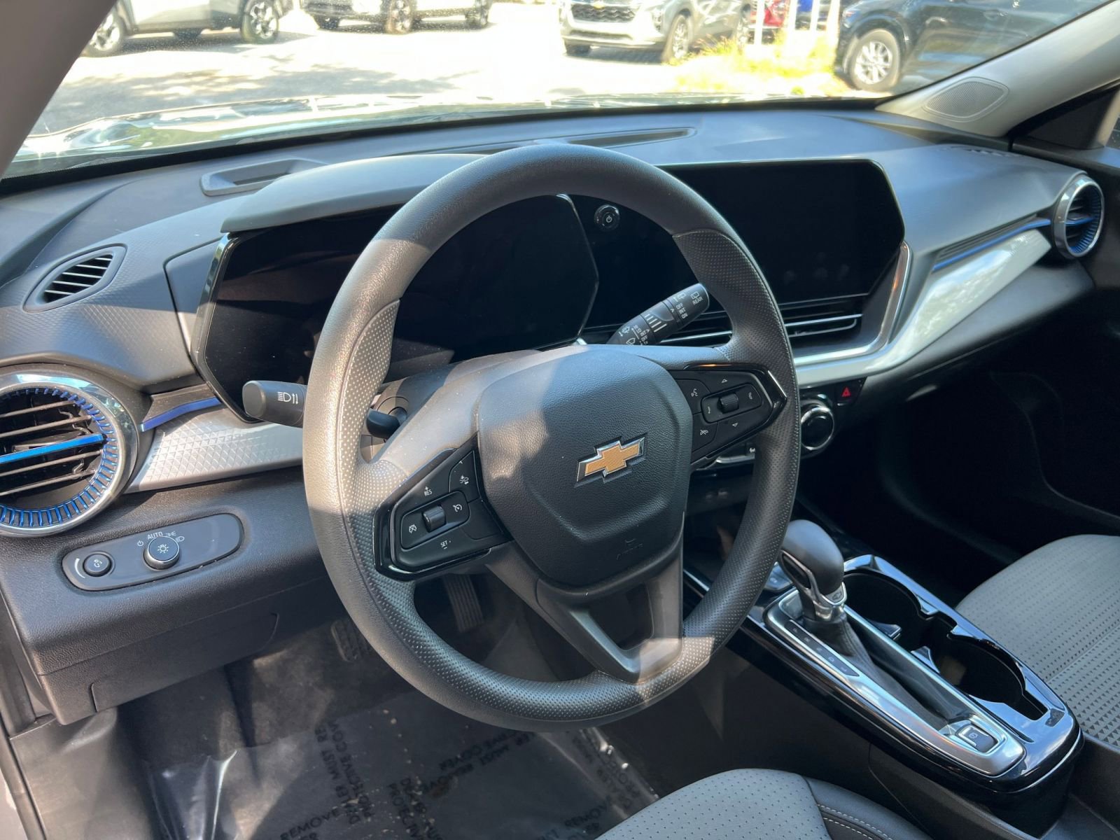 Thumbnail: 2025 Chevrolet Trax - 29