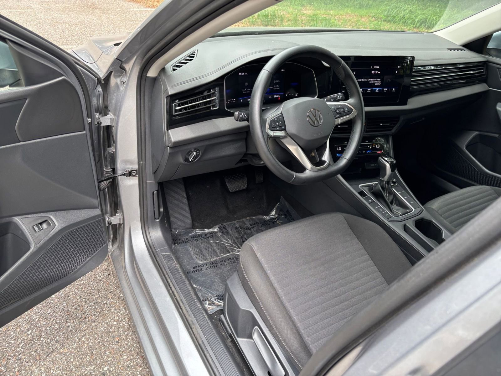 Thumbnail: 2025 Volkswagen Jetta - 32