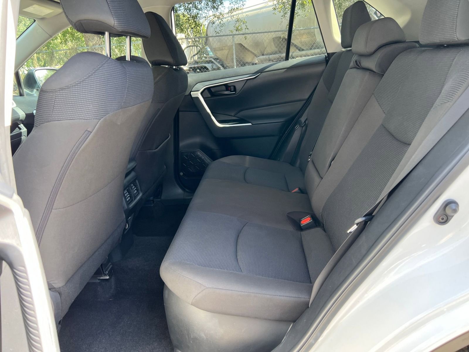 Thumbnail: 2025 Toyota RAV4 - 33