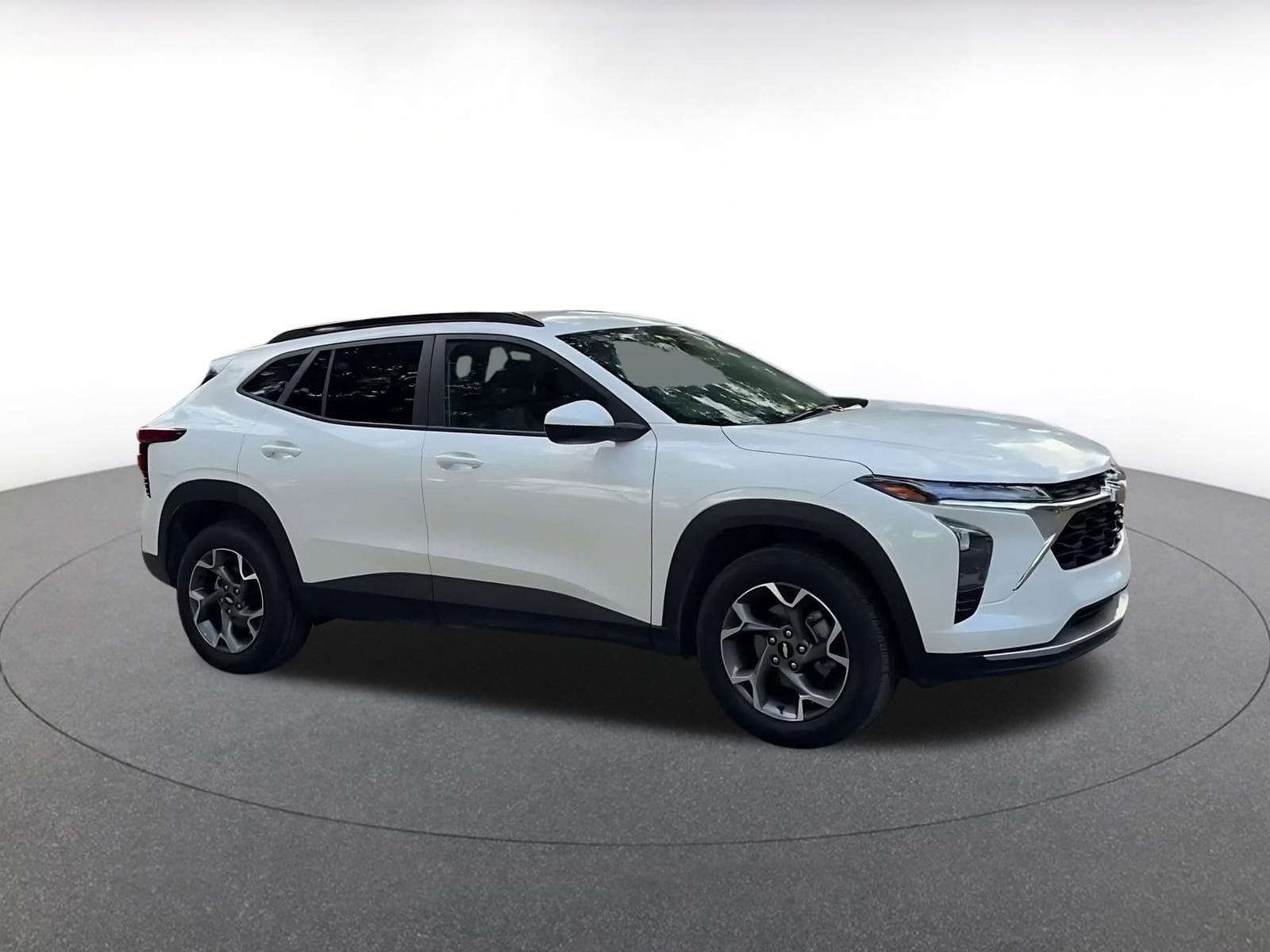 Thumbnail: 2025 Chevrolet Trax - 2