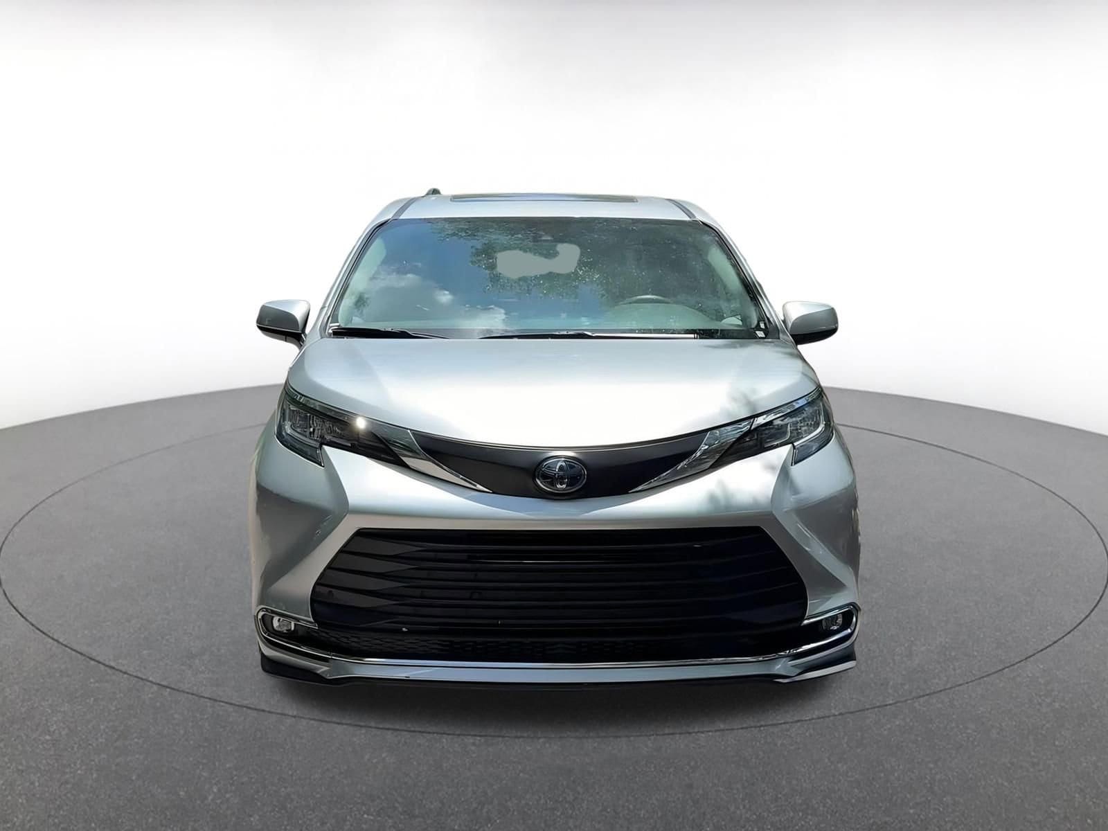 Thumbnail: 2023 Toyota Sienna - 5