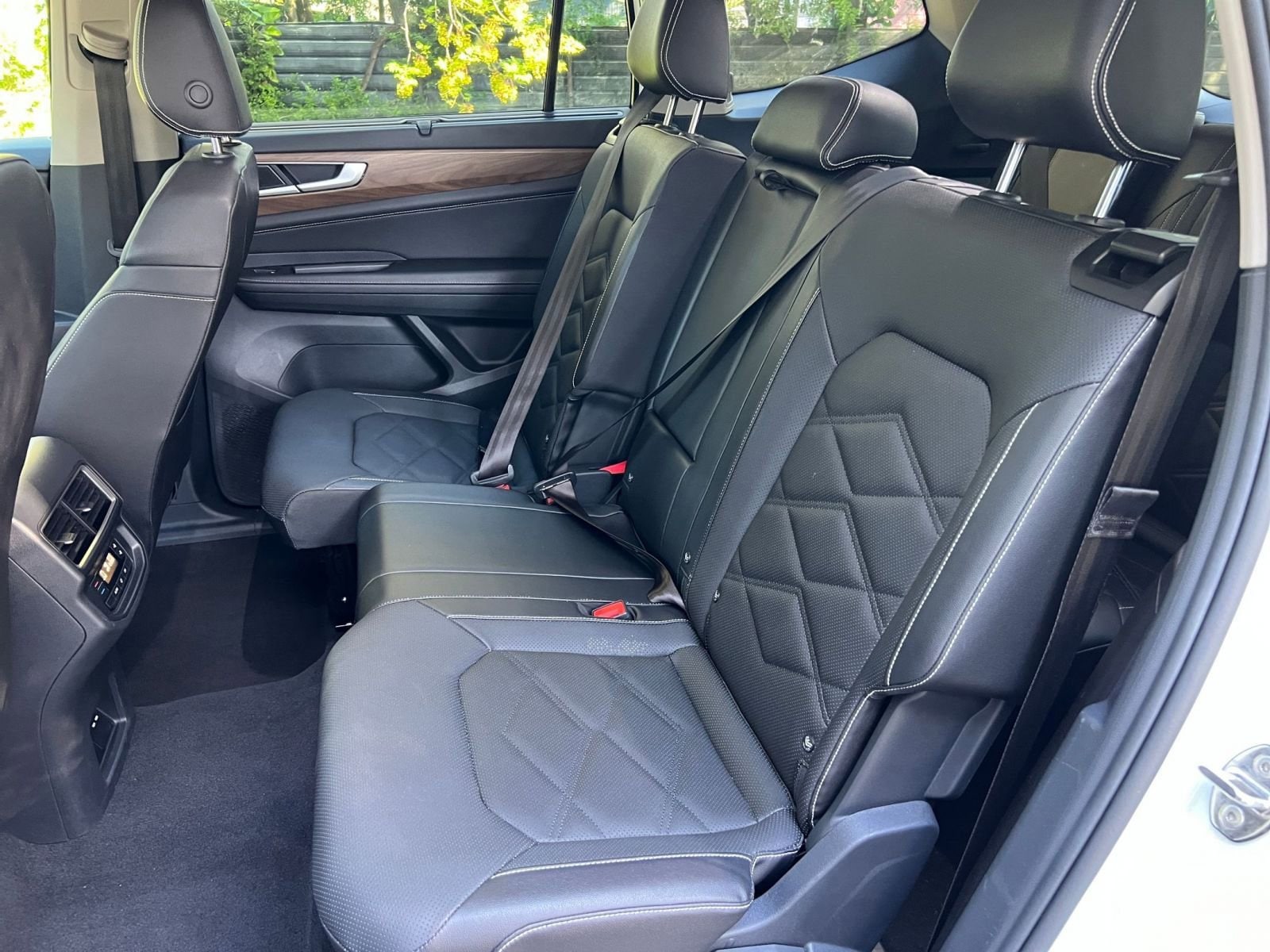 Thumbnail: 2025 Volkswagen Atlas - 32